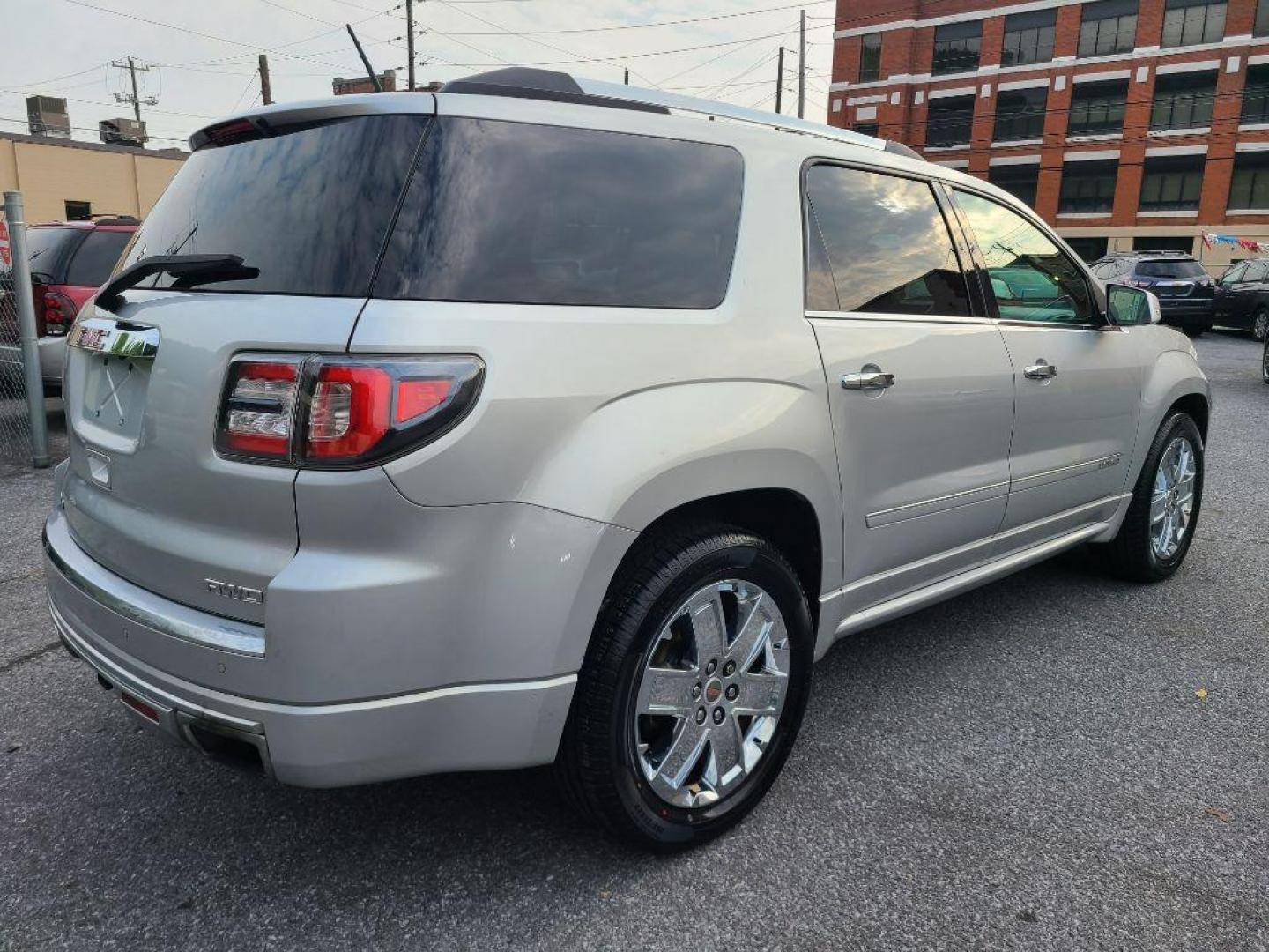 2016 SILVER GMC ACADIA DENALI (1GKKVTKD6GJ) with an 3.6L engine, Automatic transmission, located at 117 North Cameron Street, Harrisburg, PA, 17101, (717) 963-8962, 40.267021, -76.875351 - WE FINANCE!!! Good Credit/ Bad Credit/ No Credit - ALL Trade-Ins Welcomed!!! ***Guaranteed Credit Approval*** APPLY ONLINE or CALL us TODAY ;) Internet Prices and Marketplace Prices are SPECIAL discounted ***CASH DEALS*** Retail Prices are higher. Please call us to discuss your cash and finan - Photo#6