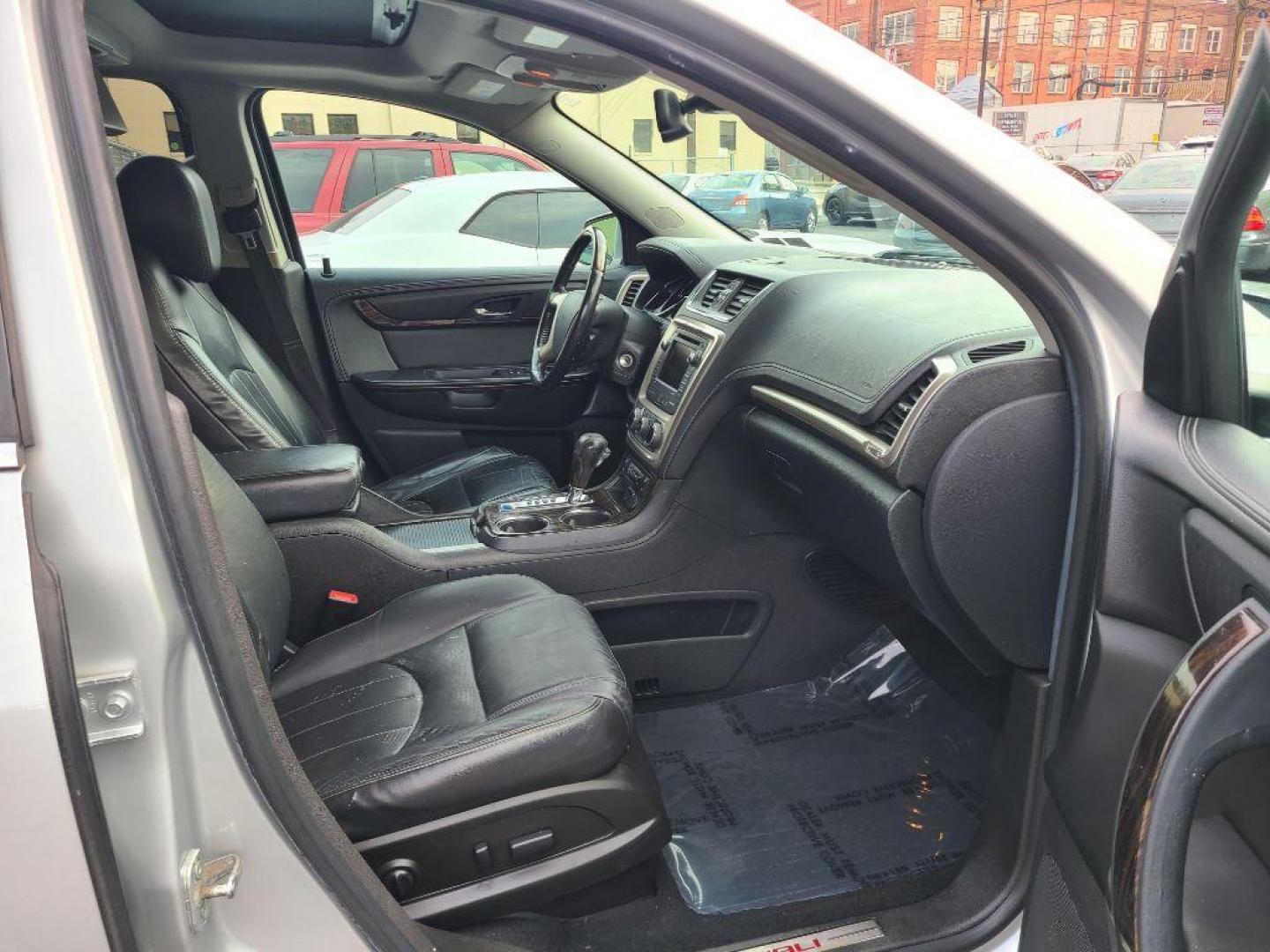 2016 SILVER GMC ACADIA DENALI (1GKKVTKD6GJ) with an 3.6L engine, Automatic transmission, located at 117 North Cameron Street, Harrisburg, PA, 17101, (717) 963-8962, 40.267021, -76.875351 - WE FINANCE!!! Good Credit/ Bad Credit/ No Credit - ALL Trade-Ins Welcomed!!! ***Guaranteed Credit Approval*** APPLY ONLINE or CALL us TODAY ;) Internet Prices and Marketplace Prices are SPECIAL discounted ***CASH DEALS*** Retail Prices are higher. Please call us to discuss your cash and finan - Photo#9