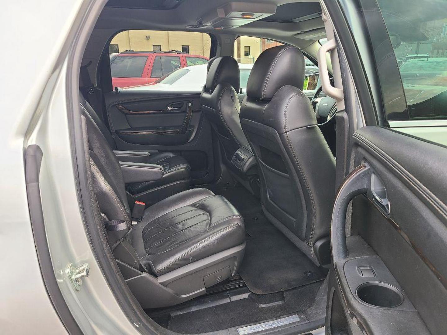 2016 SILVER GMC ACADIA DENALI (1GKKVTKD6GJ) with an 3.6L engine, Automatic transmission, located at 117 North Cameron Street, Harrisburg, PA, 17101, (717) 963-8962, 40.267021, -76.875351 - WE FINANCE!!! Good Credit/ Bad Credit/ No Credit - ALL Trade-Ins Welcomed!!! ***Guaranteed Credit Approval*** APPLY ONLINE or CALL us TODAY ;) Internet Prices and Marketplace Prices are SPECIAL discounted ***CASH DEALS*** Retail Prices are higher. Please call us to discuss your cash and finan - Photo#11