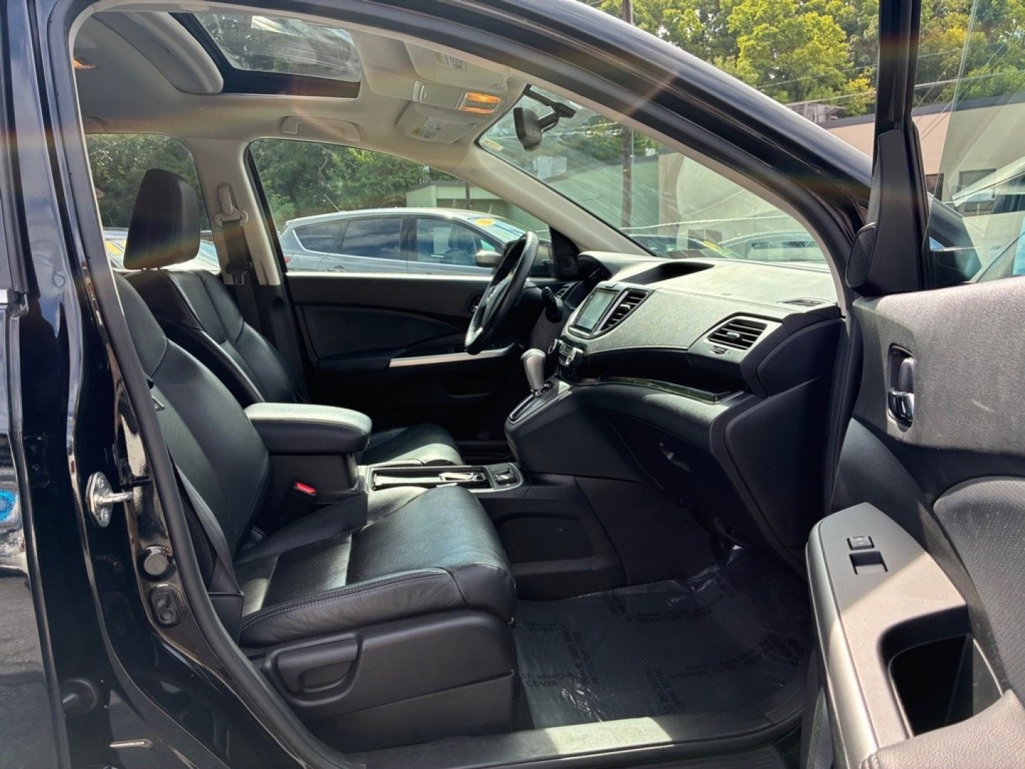 2016 BLACK HONDA CR-V EXL (2HKRM4H70GH) with an 2.4L engine, Continuously Variable transmission, located at 117 North Cameron Street, Harrisburg, PA, 17101, (717) 963-8962, 40.267021, -76.875351 - WE FINANCE!!! MOST vehicles are available for financing. Good Credit/ Challenged Credit/ No Credit - ALL Trade-Ins Welcomed!!! APPLY ONLINE or CALL us TODAY Please call us to discuss your cash and/or financing options. Thanks for checking our inventory! We're here to help.- Photo#8