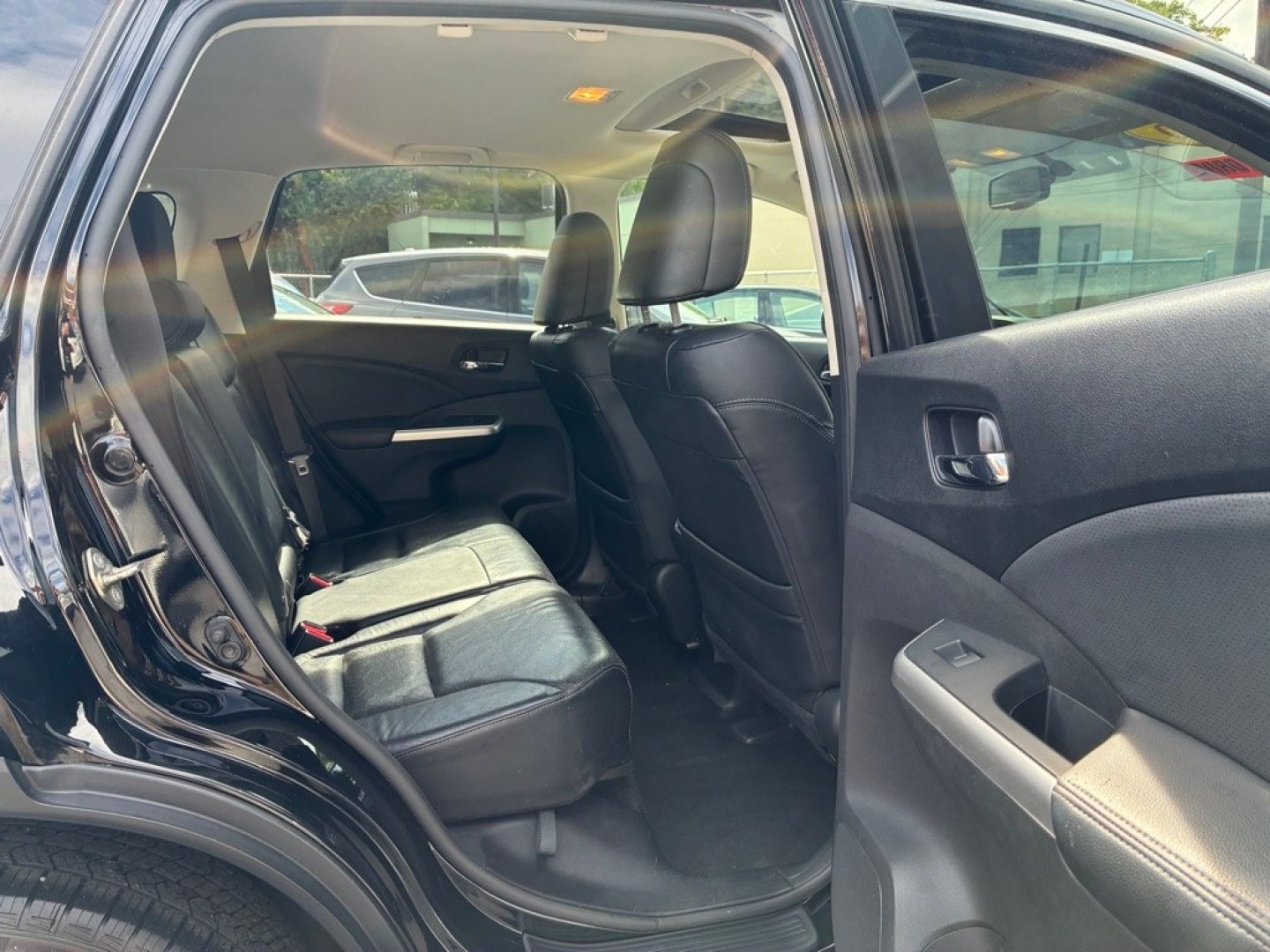 2016 BLACK HONDA CR-V EXL (2HKRM4H70GH) with an 2.4L engine, Continuously Variable transmission, located at 117 North Cameron Street, Harrisburg, PA, 17101, (717) 963-8962, 40.267021, -76.875351 - WE FINANCE!!! MOST vehicles are available for financing. Good Credit/ Challenged Credit/ No Credit - ALL Trade-Ins Welcomed!!! APPLY ONLINE or CALL us TODAY Please call us to discuss your cash and/or financing options. Thanks for checking our inventory! We're here to help.- Photo#9