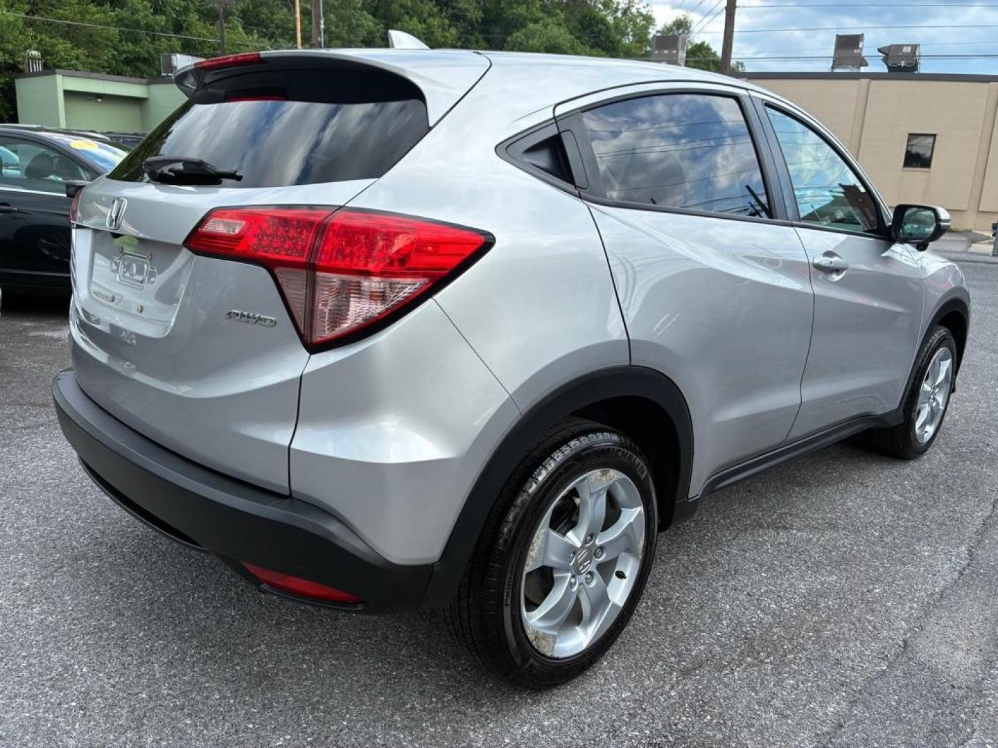 2016 SILVER HONDA HR-V EX (3CZRU6H59GM) with an 1.8L engine, Continuously Variable transmission, located at 117 North Cameron Street, Harrisburg, PA, 17101, (717) 963-8962, 40.267021, -76.875351 - WE FINANCE!!! MOST vehicles are available for financing. Good Credit/ Challenged Credit/ No Credit - ALL Trade-Ins Welcomed!!! APPLY ONLINE or CALL us TODAY Please call us to discuss your cash and/or financing options. Thanks for checking our inventory! We're here to help. - Photo#4