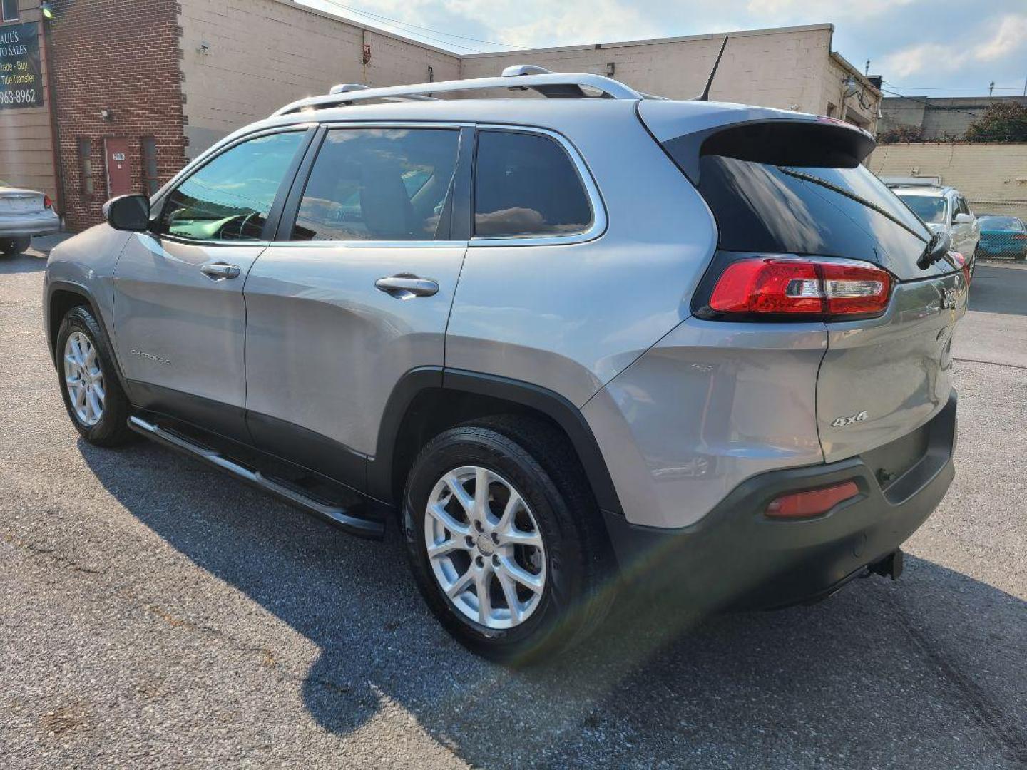 2016 SILVER JEEP CHEROKEE LATITUDE (1C4PJMCB6GW) with an 2.4L engine, Automatic transmission, located at 7981 Paxton Street, Harrisburg, PA, 17111, (717) 561-2926, 40.261490, -76.749229 - WE FINANCE!!! Good Credit/ Bad Credit/ No Credit - ALL Trade-Ins Welcomed!!! ***Guaranteed Credit Approval*** APPLY ONLINE or CALL us TODAY ;) Internet Prices and Marketplace Prices are SPECIAL discounted ***CASH DEALS*** Retail Prices are higher. Please call us to discuss your cash and finan - Photo#2