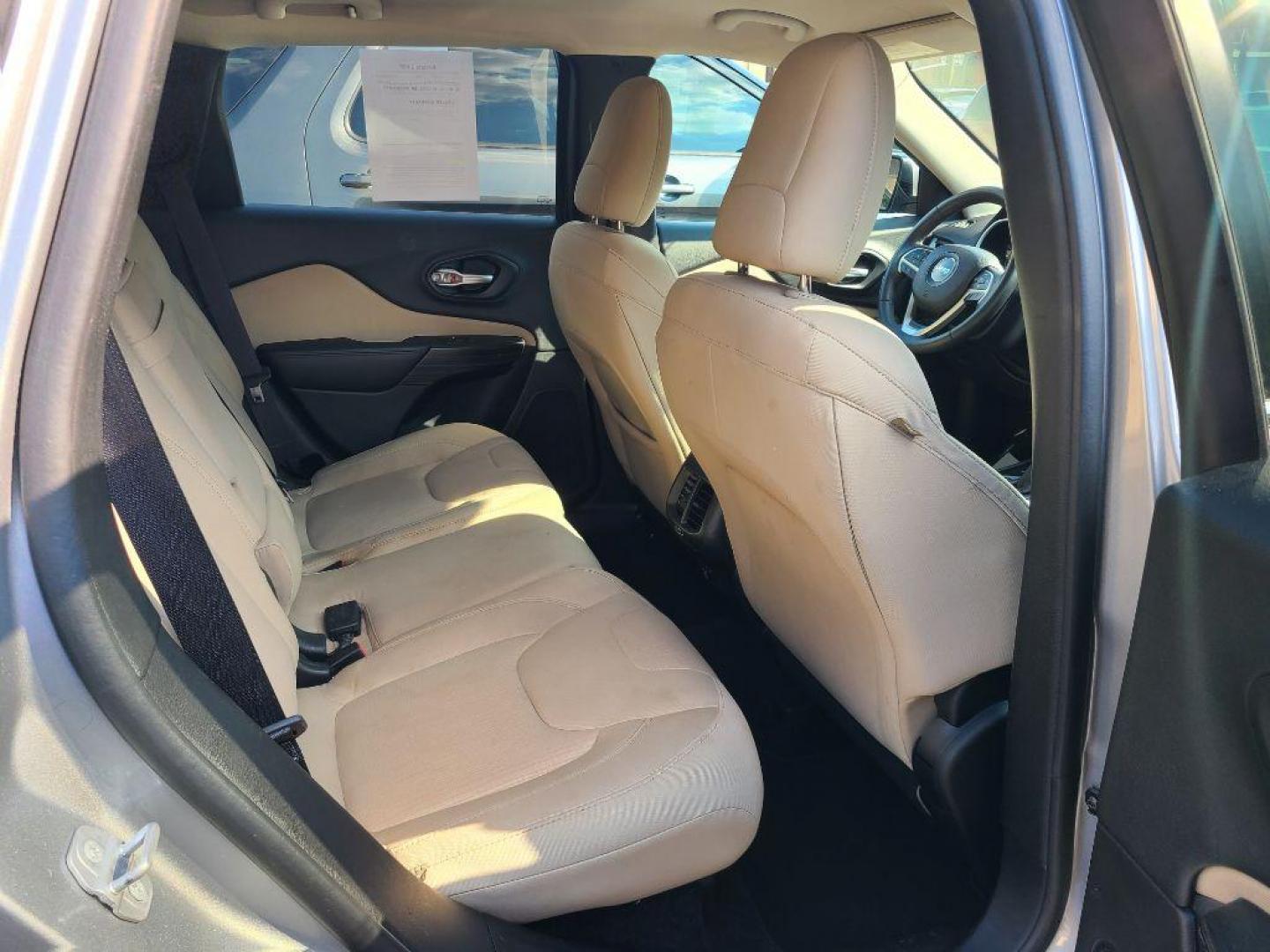 2016 SILVER JEEP CHEROKEE LATITUDE (1C4PJMCB6GW) with an 2.4L engine, Automatic transmission, located at 7981 Paxton Street, Harrisburg, PA, 17111, (717) 561-2926, 40.261490, -76.749229 - WE FINANCE!!! Good Credit/ Bad Credit/ No Credit - ALL Trade-Ins Welcomed!!! ***Guaranteed Credit Approval*** APPLY ONLINE or CALL us TODAY ;) Internet Prices and Marketplace Prices are SPECIAL discounted ***CASH DEALS*** Retail Prices are higher. Please call us to discuss your cash and finan - Photo#10