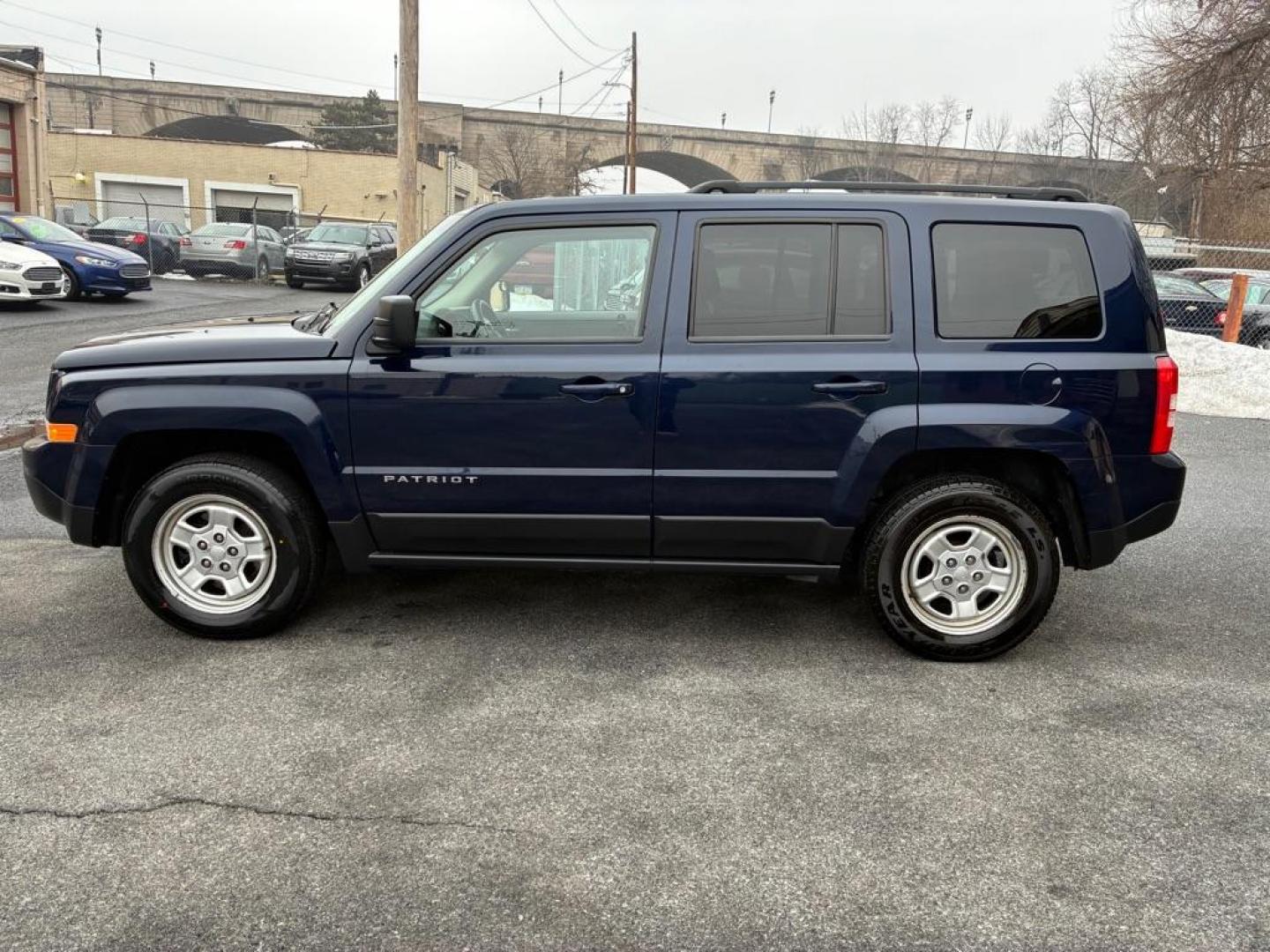 2016 BLUE JEEP PATRIOT SPORT (1C4NJRBB7GD) with an 2.4L engine, Continuously Variable transmission, located at 117 North Cameron Street, Harrisburg, PA, 17101, (717) 963-8962, 40.267021, -76.875351 - Photo#1