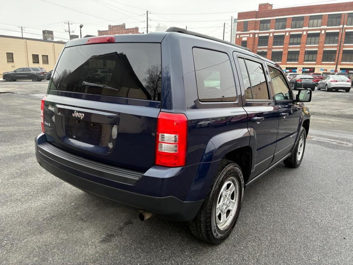 2016 BLUE JEEP PATRIOT SPORT (1C4NJRBB7GD) with an 2.4L engine, Continuously Variable transmission, located at 117 North Cameron Street, Harrisburg, PA, 17101, (717) 963-8962, 40.267021, -76.875351 - Photo#4