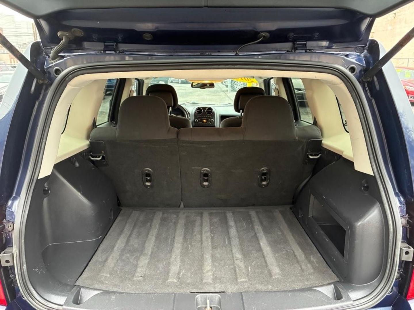 2016 BLUE JEEP PATRIOT SPORT (1C4NJRBB7GD) with an 2.4L engine, Continuously Variable transmission, located at 117 North Cameron Street, Harrisburg, PA, 17101, (717) 963-8962, 40.267021, -76.875351 - Photo#10