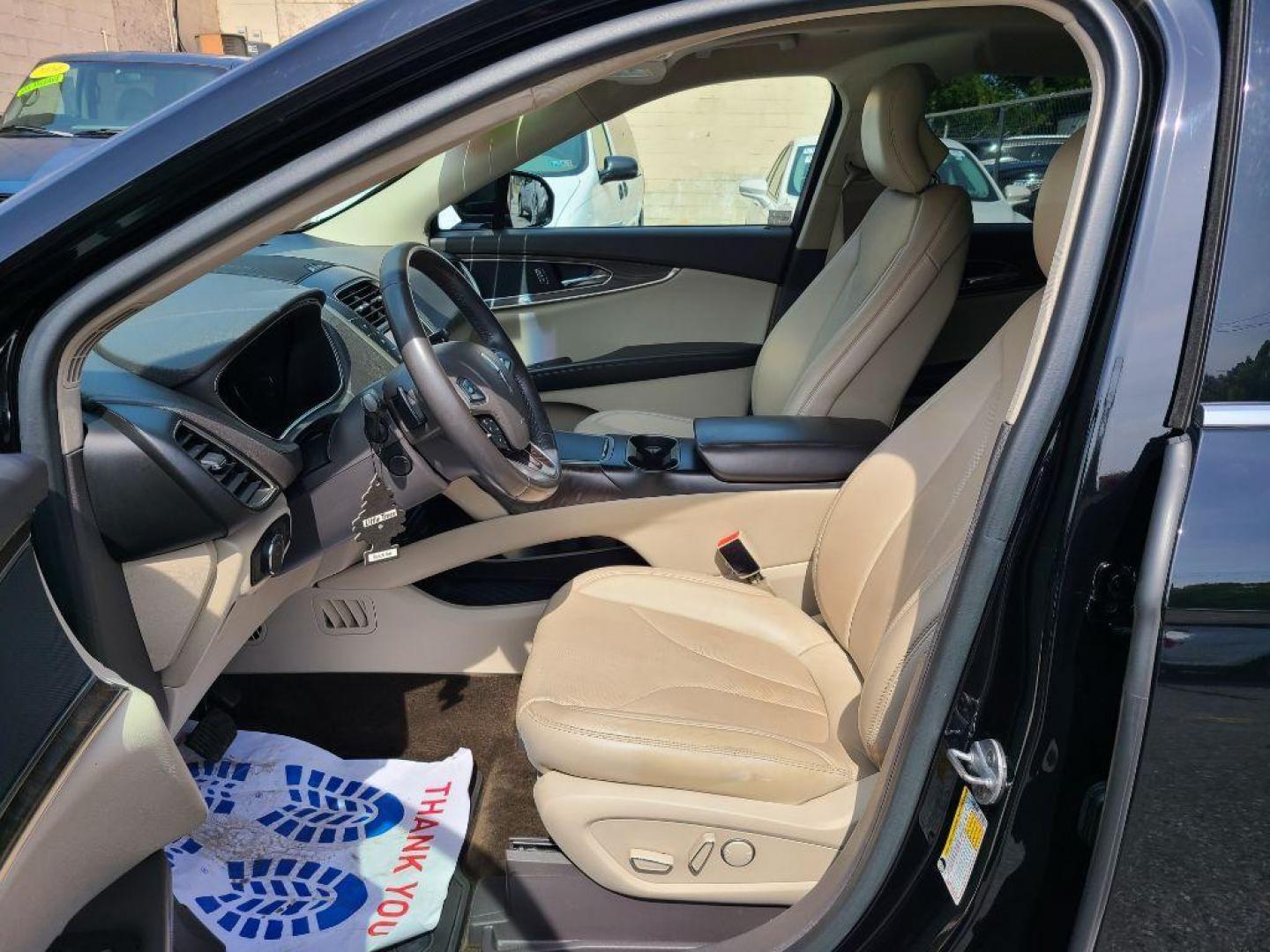 2016 BLACK LINCOLN MKX RESERVE (2LMPJ8LP0GB) with an 2.7L engine, Automatic transmission, located at 7981 Paxton Street, Harrisburg, PA, 17111, (717) 561-2926, 40.261490, -76.749229 - WE FINANCE!!! Good Credit/ Bad Credit/ No Credit - ALL Trade-Ins Welcomed!!! ***Guaranteed Credit Approval*** APPLY ONLINE or CALL us TODAY ;) Internet Prices and Marketplace Prices are SPECIAL discounted ***CASH DEALS*** Retail Prices are higher. Please call us to discuss your cash and finan - Photo#14