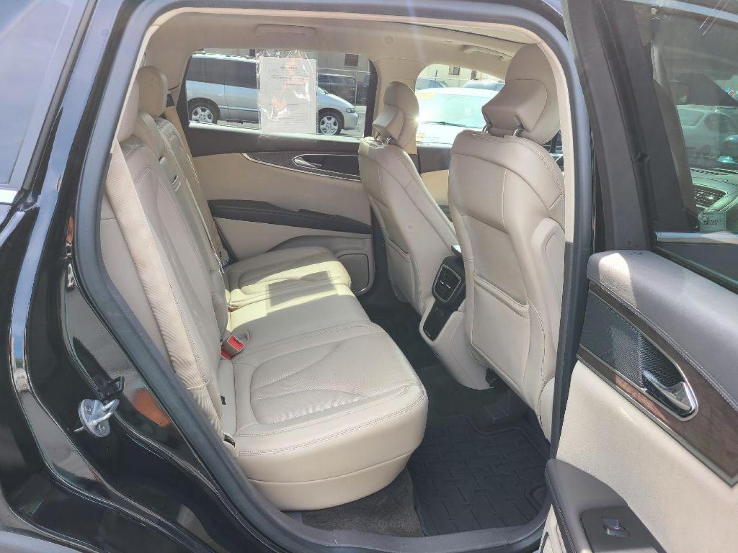2016 BLACK LINCOLN MKX RESERVE (2LMPJ8LP0GB) with an 2.7L engine, Automatic transmission, located at 7981 Paxton Street, Harrisburg, PA, 17111, (717) 561-2926, 40.261490, -76.749229 - WE FINANCE!!! Good Credit/ Bad Credit/ No Credit - ALL Trade-Ins Welcomed!!! ***Guaranteed Credit Approval*** APPLY ONLINE or CALL us TODAY ;) Internet Prices and Marketplace Prices are SPECIAL discounted ***CASH DEALS*** Retail Prices are higher. Please call us to discuss your cash and finan - Photo#11