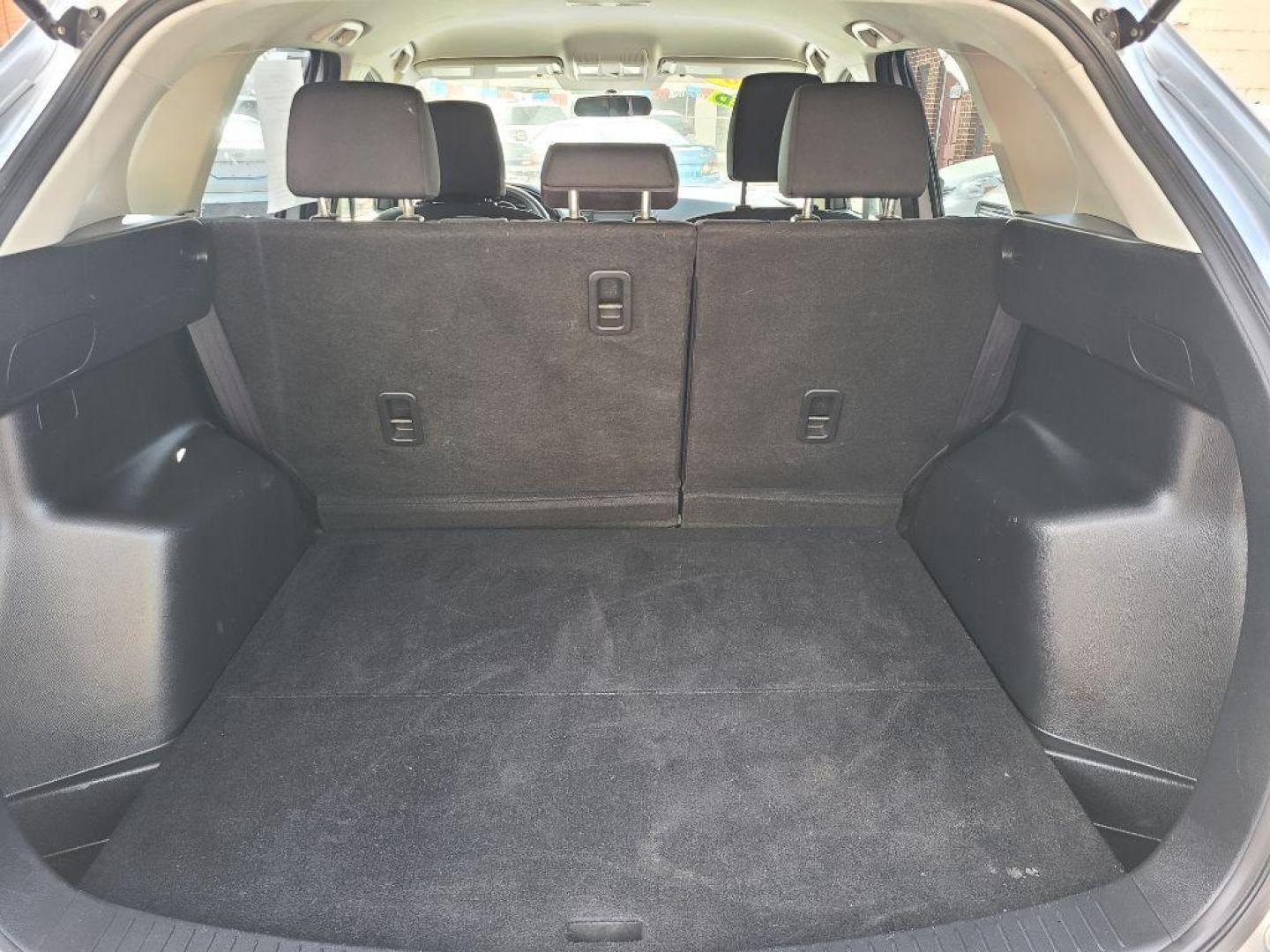 2016 SILVER MAZDA CX-5 SPORT (JM3KE2BE1G0) with an 2.0L engine, 6-Speed Manual transmission, located at 117 North Cameron Street, Harrisburg, PA, 17101, (717) 963-8962, 40.267021, -76.875351 - WE FINANCE!!! Good Credit/ Bad Credit/ No Credit - ALL Trade-Ins Welcomed!!! ***Guaranteed Credit Approval*** APPLY ONLINE or CALL us TODAY ;) Internet Prices and Marketplace Prices are SPECIAL discounted ***CASH DEALS*** Retail Prices are higher. Please call us to discuss your cash and finan - Photo#11