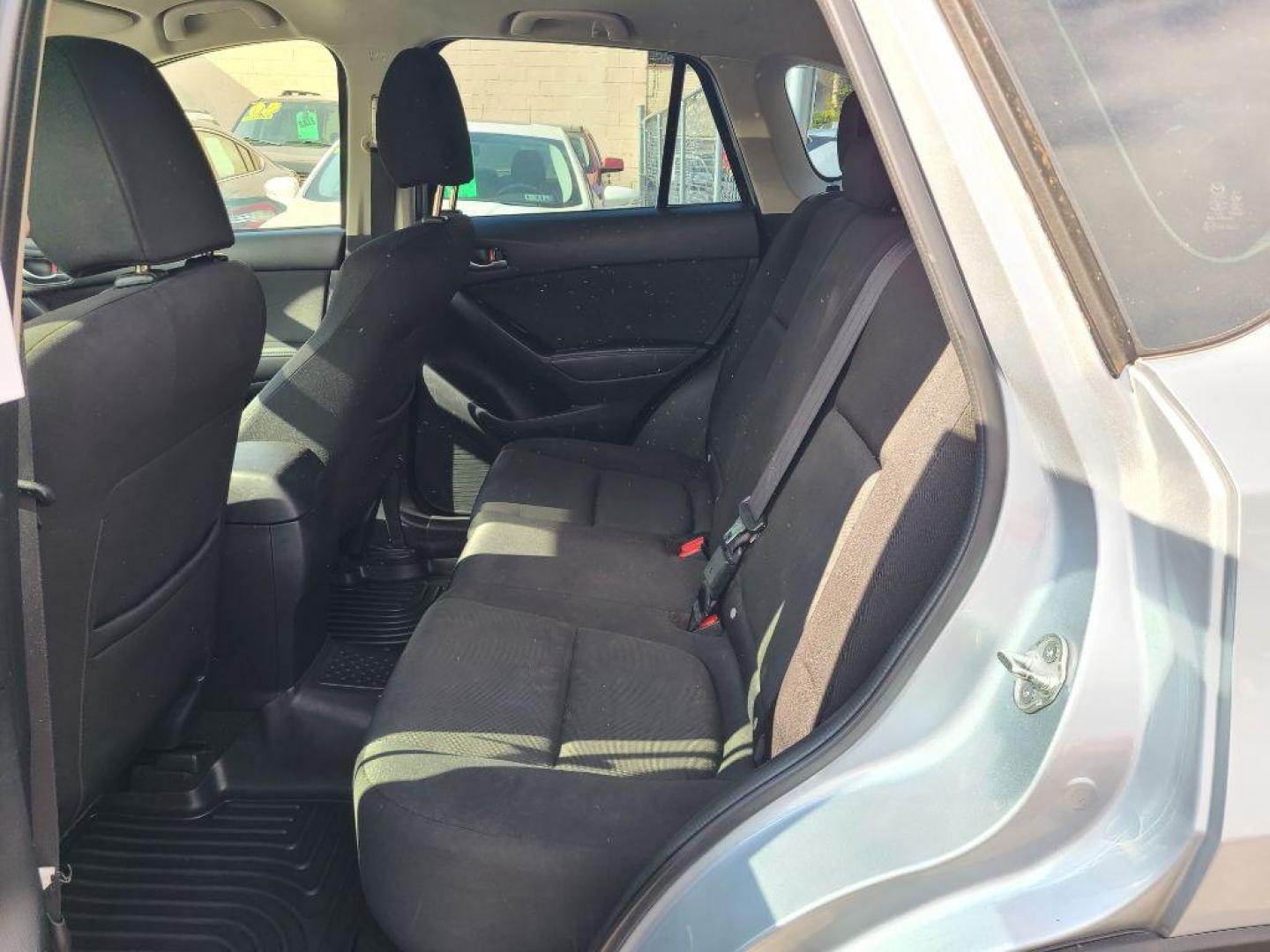 2016 SILVER MAZDA CX-5 SPORT (JM3KE2BE1G0) with an 2.0L engine, 6-Speed Manual transmission, located at 117 North Cameron Street, Harrisburg, PA, 17101, (717) 963-8962, 40.267021, -76.875351 - WE FINANCE!!! Good Credit/ Bad Credit/ No Credit - ALL Trade-Ins Welcomed!!! ***Guaranteed Credit Approval*** APPLY ONLINE or CALL us TODAY ;) Internet Prices and Marketplace Prices are SPECIAL discounted ***CASH DEALS*** Retail Prices are higher. Please call us to discuss your cash and finan - Photo#12