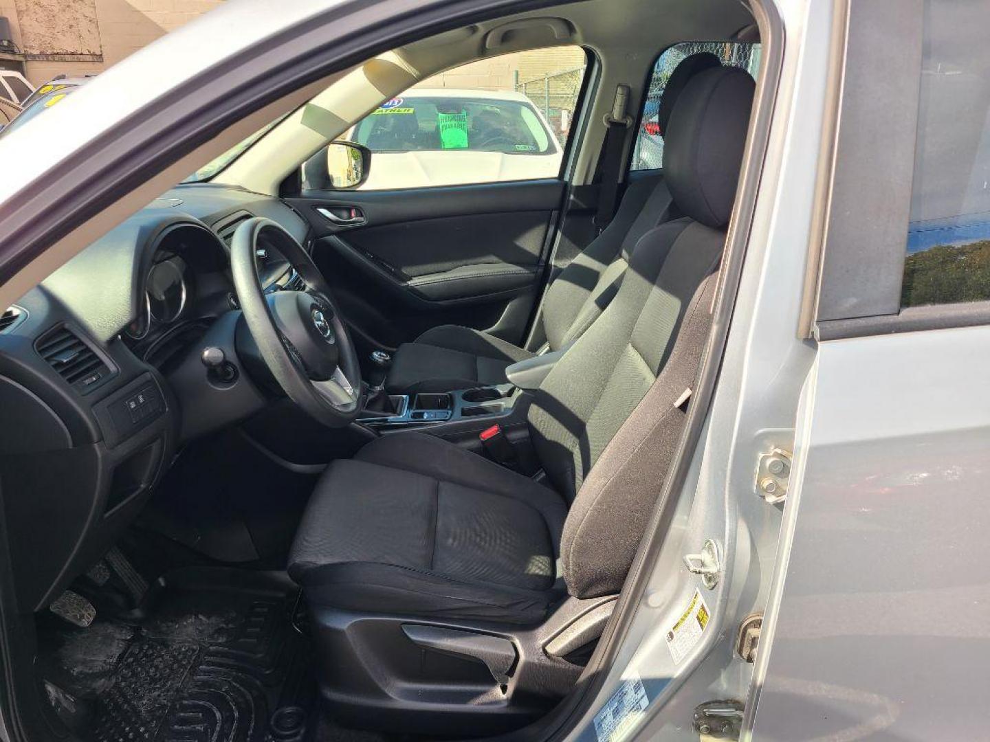 2016 SILVER MAZDA CX-5 SPORT (JM3KE2BE1G0) with an 2.0L engine, 6-Speed Manual transmission, located at 117 North Cameron Street, Harrisburg, PA, 17101, (717) 963-8962, 40.267021, -76.875351 - WE FINANCE!!! Good Credit/ Bad Credit/ No Credit - ALL Trade-Ins Welcomed!!! ***Guaranteed Credit Approval*** APPLY ONLINE or CALL us TODAY ;) Internet Prices and Marketplace Prices are SPECIAL discounted ***CASH DEALS*** Retail Prices are higher. Please call us to discuss your cash and finan - Photo#13