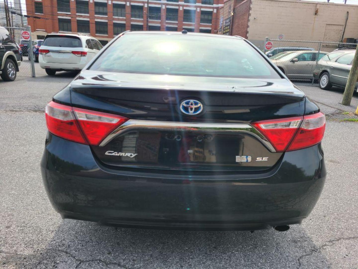 2016 GRAY TOYOTA CAMRY HYBRID SE (4T1BD1FK4GU) with an 2.5L engine, Continuously Variable transmission, located at 7981 Paxton Street, Harrisburg, PA, 17111, (717) 561-2926, 40.261490, -76.749229 - WE FINANCE!!! Good Credit/ Bad Credit/ No Credit - ALL Trade-Ins Welcomed!!! ***Guaranteed Credit Approval*** APPLY ONLINE or CALL us TODAY ;) Internet Prices and Marketplace Prices are SPECIAL discounted ***CASH DEALS*** Retail Prices are higher. Please call us to discuss your cash and finan - Photo#3