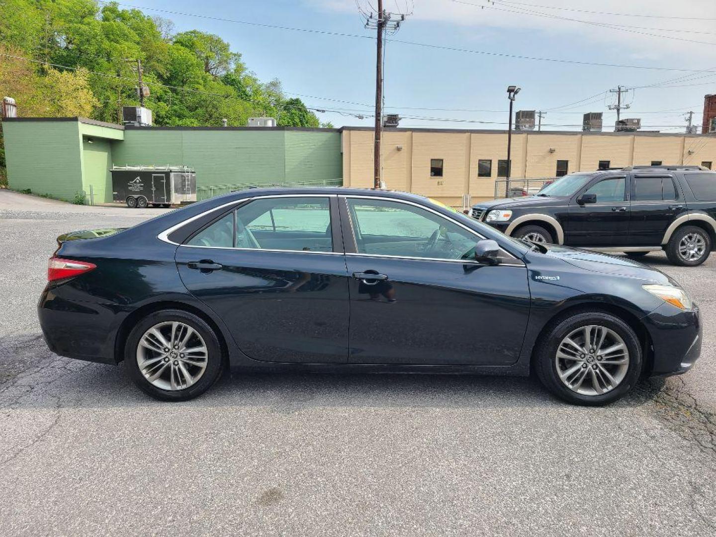 2016 GRAY TOYOTA CAMRY HYBRID SE (4T1BD1FK4GU) with an 2.5L engine, Continuously Variable transmission, located at 7981 Paxton Street, Harrisburg, PA, 17111, (717) 561-2926, 40.261490, -76.749229 - WE FINANCE!!! Good Credit/ Bad Credit/ No Credit - ALL Trade-Ins Welcomed!!! ***Guaranteed Credit Approval*** APPLY ONLINE or CALL us TODAY ;) Internet Prices and Marketplace Prices are SPECIAL discounted ***CASH DEALS*** Retail Prices are higher. Please call us to discuss your cash and finan - Photo#4
