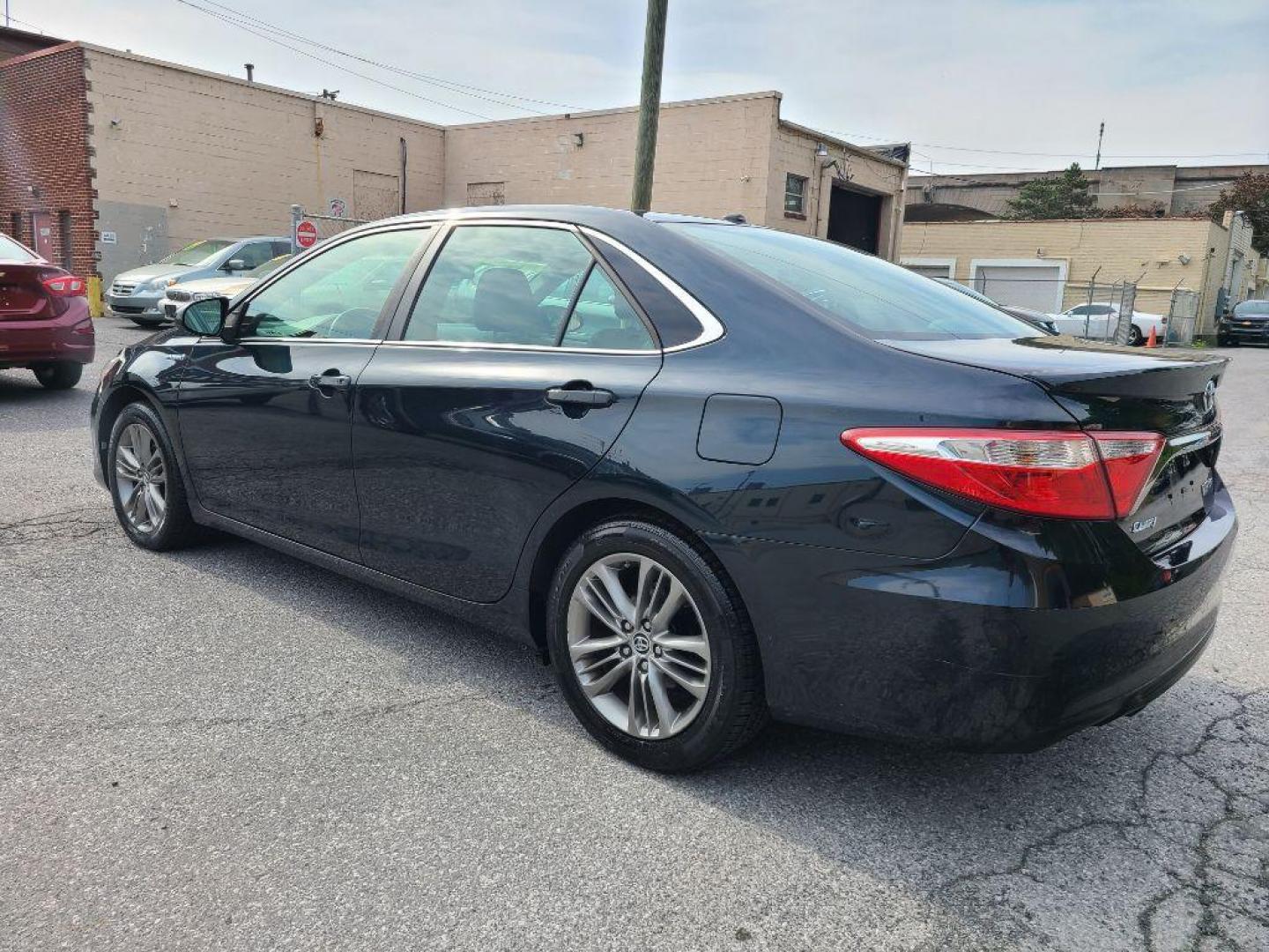 2016 GRAY TOYOTA CAMRY HYBRID SE (4T1BD1FK4GU) with an 2.5L engine, Continuously Variable transmission, located at 7981 Paxton Street, Harrisburg, PA, 17111, (717) 561-2926, 40.261490, -76.749229 - WE FINANCE!!! Good Credit/ Bad Credit/ No Credit - ALL Trade-Ins Welcomed!!! ***Guaranteed Credit Approval*** APPLY ONLINE or CALL us TODAY ;) Internet Prices and Marketplace Prices are SPECIAL discounted ***CASH DEALS*** Retail Prices are higher. Please call us to discuss your cash and finan - Photo#6