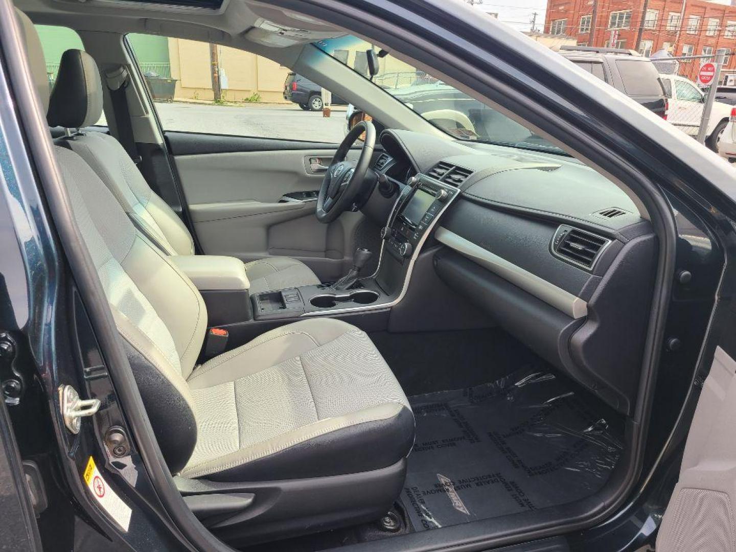 2016 GRAY TOYOTA CAMRY HYBRID SE (4T1BD1FK4GU) with an 2.5L engine, Continuously Variable transmission, located at 7981 Paxton Street, Harrisburg, PA, 17111, (717) 561-2926, 40.261490, -76.749229 - WE FINANCE!!! Good Credit/ Bad Credit/ No Credit - ALL Trade-Ins Welcomed!!! ***Guaranteed Credit Approval*** APPLY ONLINE or CALL us TODAY ;) Internet Prices and Marketplace Prices are SPECIAL discounted ***CASH DEALS*** Retail Prices are higher. Please call us to discuss your cash and finan - Photo#10