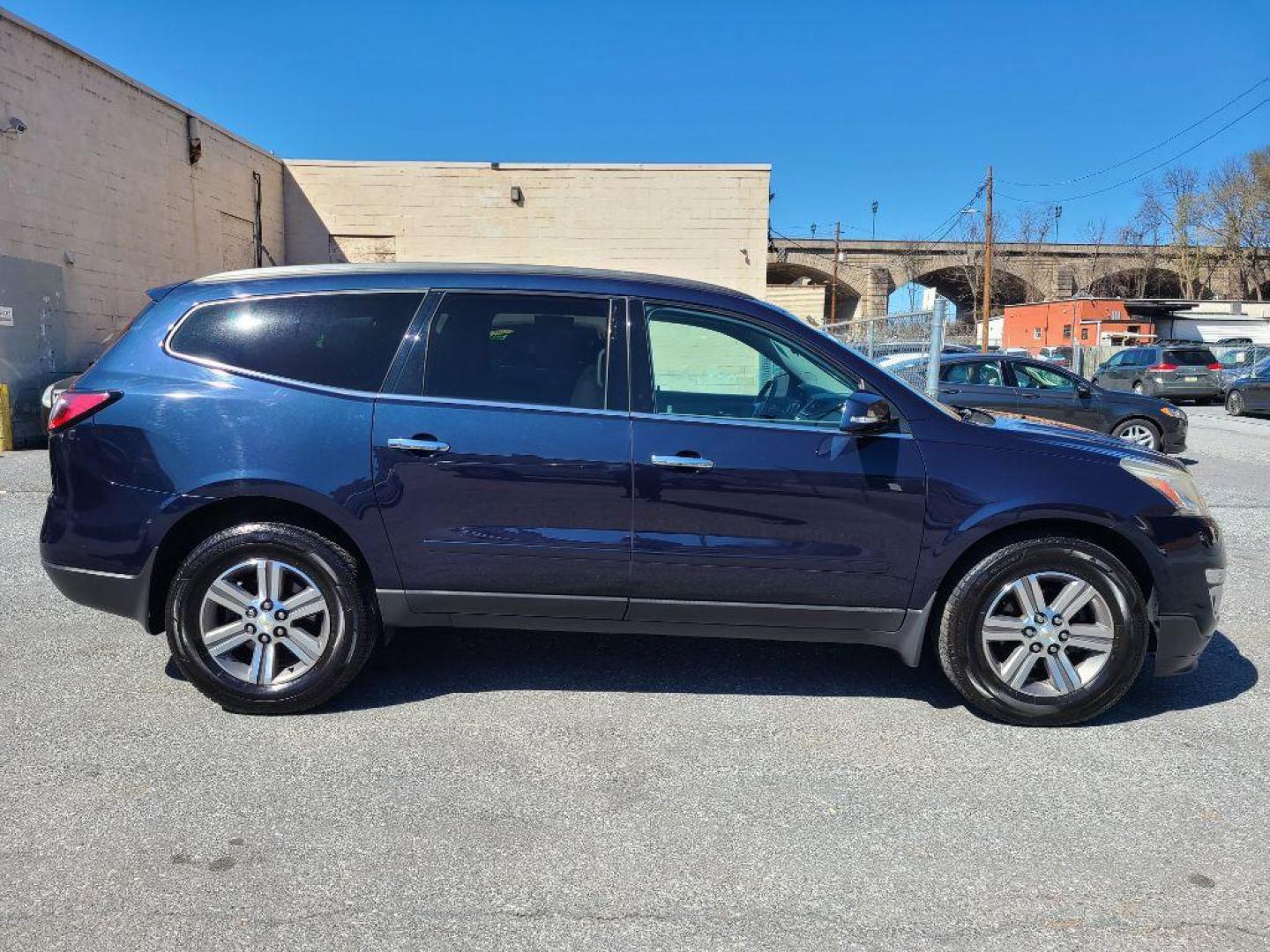 2017 BLUE CHEVROLET TRAVERSE LT (1GNKVGKD9HJ) with an 3.6L engine, Automatic transmission, located at 117 North Cameron Street, Harrisburg, PA, 17101, (717) 963-8962, 40.267021, -76.875351 - WE FINANCE!!! Good Credit/ Bad Credit/ No Credit - ALL Trade-Ins Welcomed!!! ***Guaranteed Credit Approval*** APPLY ONLINE or CALL us TODAY ;) Internet Prices and Marketplace Prices are SPECIAL discounted ***CASH DEALS*** Retail Prices are higher. Please call us to discuss your cash and finan - Photo#5