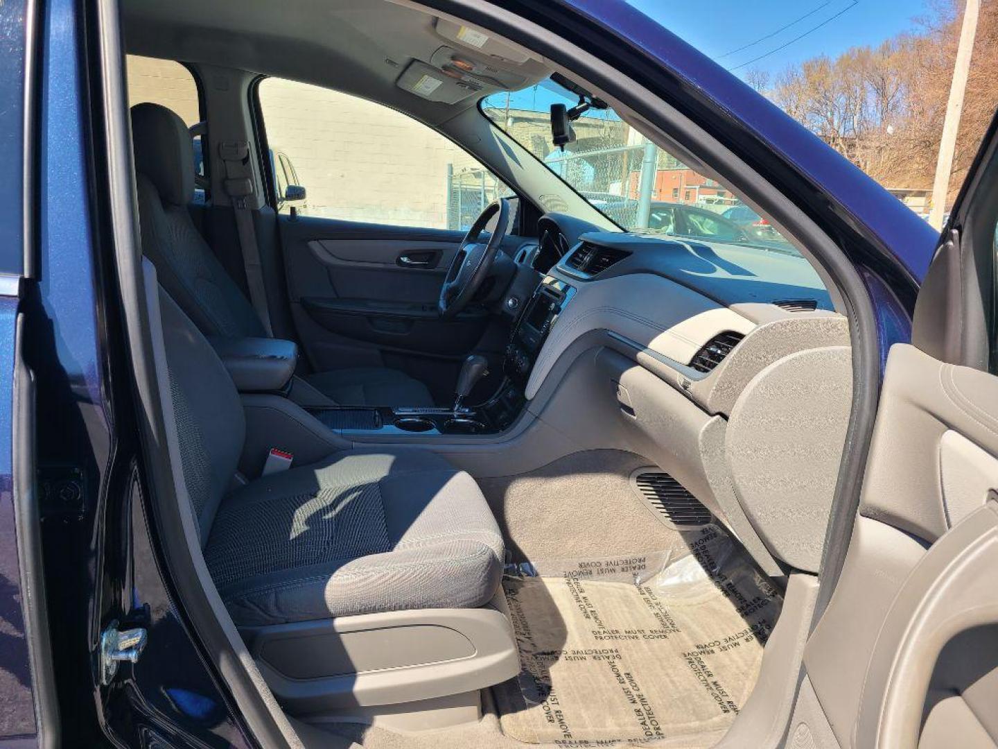 2017 BLUE CHEVROLET TRAVERSE LT (1GNKVGKD9HJ) with an 3.6L engine, Automatic transmission, located at 117 North Cameron Street, Harrisburg, PA, 17101, (717) 963-8962, 40.267021, -76.875351 - WE FINANCE!!! Good Credit/ Bad Credit/ No Credit - ALL Trade-Ins Welcomed!!! ***Guaranteed Credit Approval*** APPLY ONLINE or CALL us TODAY ;) Internet Prices and Marketplace Prices are SPECIAL discounted ***CASH DEALS*** Retail Prices are higher. Please call us to discuss your cash and finan - Photo#8