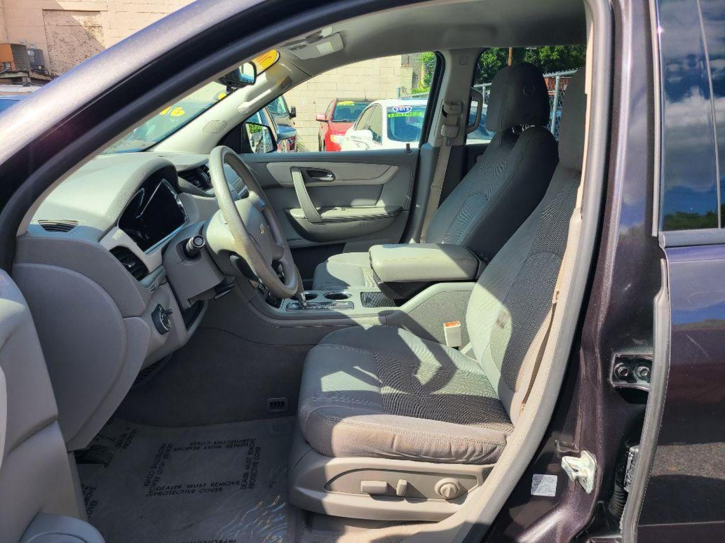 2017 GRAY CHEVROLET TRAVERSE LS (1GNKRFKD6HJ) with an 3.6L engine, Automatic transmission, located at 7981 Paxton Street, Harrisburg, PA, 17111, (717) 561-2926, 40.261490, -76.749229 - WE FINANCE!!! Good Credit/ Bad Credit/ No Credit - ALL Trade-Ins Welcomed!!! ***Guaranteed Credit Approval*** APPLY ONLINE or CALL us TODAY ;) Internet Prices and Marketplace Prices are SPECIAL discounted ***CASH DEALS*** Retail Prices are higher. Please call us to discuss your cash and finan - Photo#15
