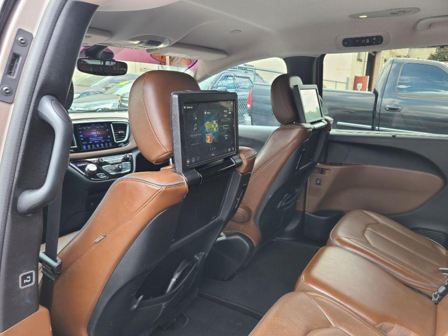 2017 GRAY CHRYSLER PACIFICA LIMITED (2C4RC1GG8HR) with an 3.6L engine, Automatic transmission, located at 117 North Cameron Street, Harrisburg, PA, 17101, (717) 963-8962, 40.267021, -76.875351 - WE FINANCE!!! Good Credit/ Bad Credit/ No Credit - ALL Trade-Ins Welcomed!!! ***Guaranteed Credit Approval*** APPLY ONLINE or CALL us TODAY ;) Internet Prices and Marketplace Prices are SPECIAL discounted ***CASH DEALS*** Retail Prices are higher. Please call us to discuss your cash and finan - Photo#14