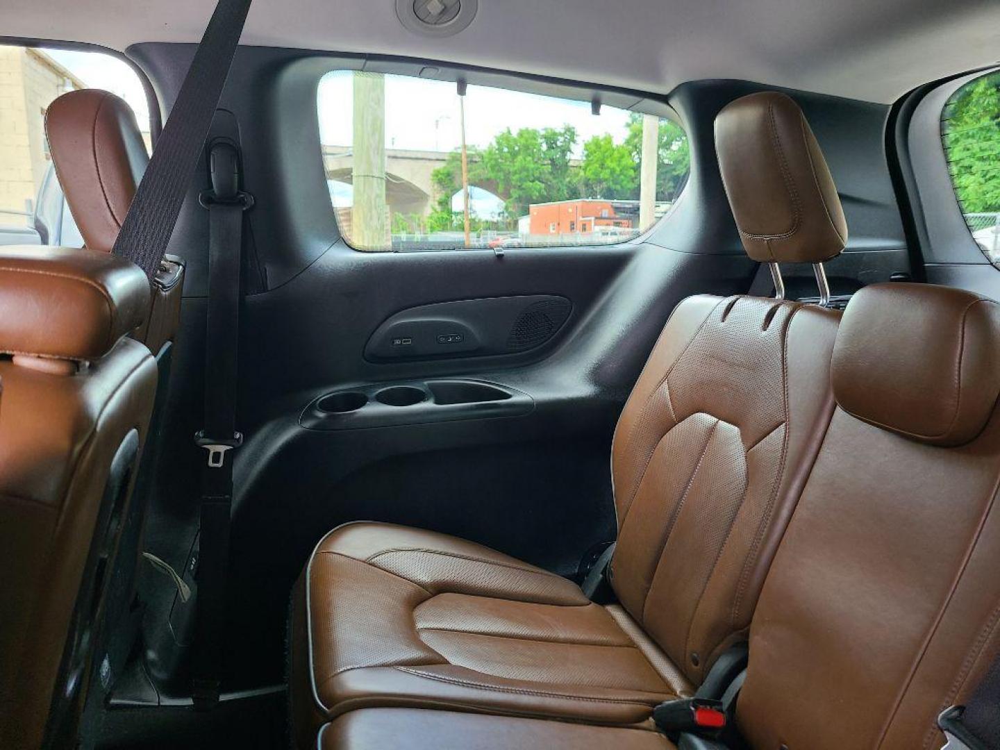 2017 GRAY CHRYSLER PACIFICA LIMITED (2C4RC1GG8HR) with an 3.6L engine, Automatic transmission, located at 117 North Cameron Street, Harrisburg, PA, 17101, (717) 963-8962, 40.267021, -76.875351 - WE FINANCE!!! Good Credit/ Bad Credit/ No Credit - ALL Trade-Ins Welcomed!!! ***Guaranteed Credit Approval*** APPLY ONLINE or CALL us TODAY ;) Internet Prices and Marketplace Prices are SPECIAL discounted ***CASH DEALS*** Retail Prices are higher. Please call us to discuss your cash and finan - Photo#16