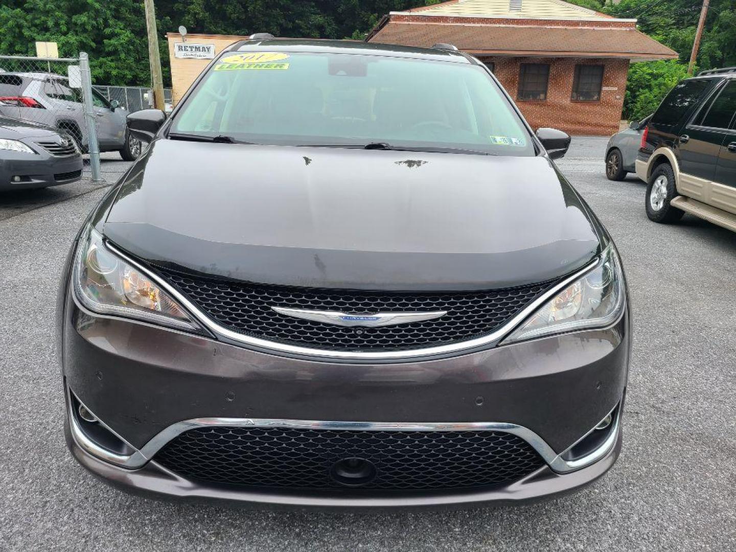 2017 GRAY CHRYSLER PACIFICA TOURING L PLUS (2C4RC1EG0HR) with an 3.6L engine, Automatic transmission, located at 117 North Cameron Street, Harrisburg, PA, 17101, (717) 963-8962, 40.267021, -76.875351 - WE FINANCE!!! Good Credit/ Bad Credit/ No Credit - ALL Trade-Ins Welcomed!!! ***Guaranteed Credit Approval*** APPLY ONLINE or CALL us TODAY ;) Internet Prices and Marketplace Prices are SPECIAL discounted ***CASH DEALS*** Retail Prices are higher. Please call us to discuss your cash and finan - Photo#7