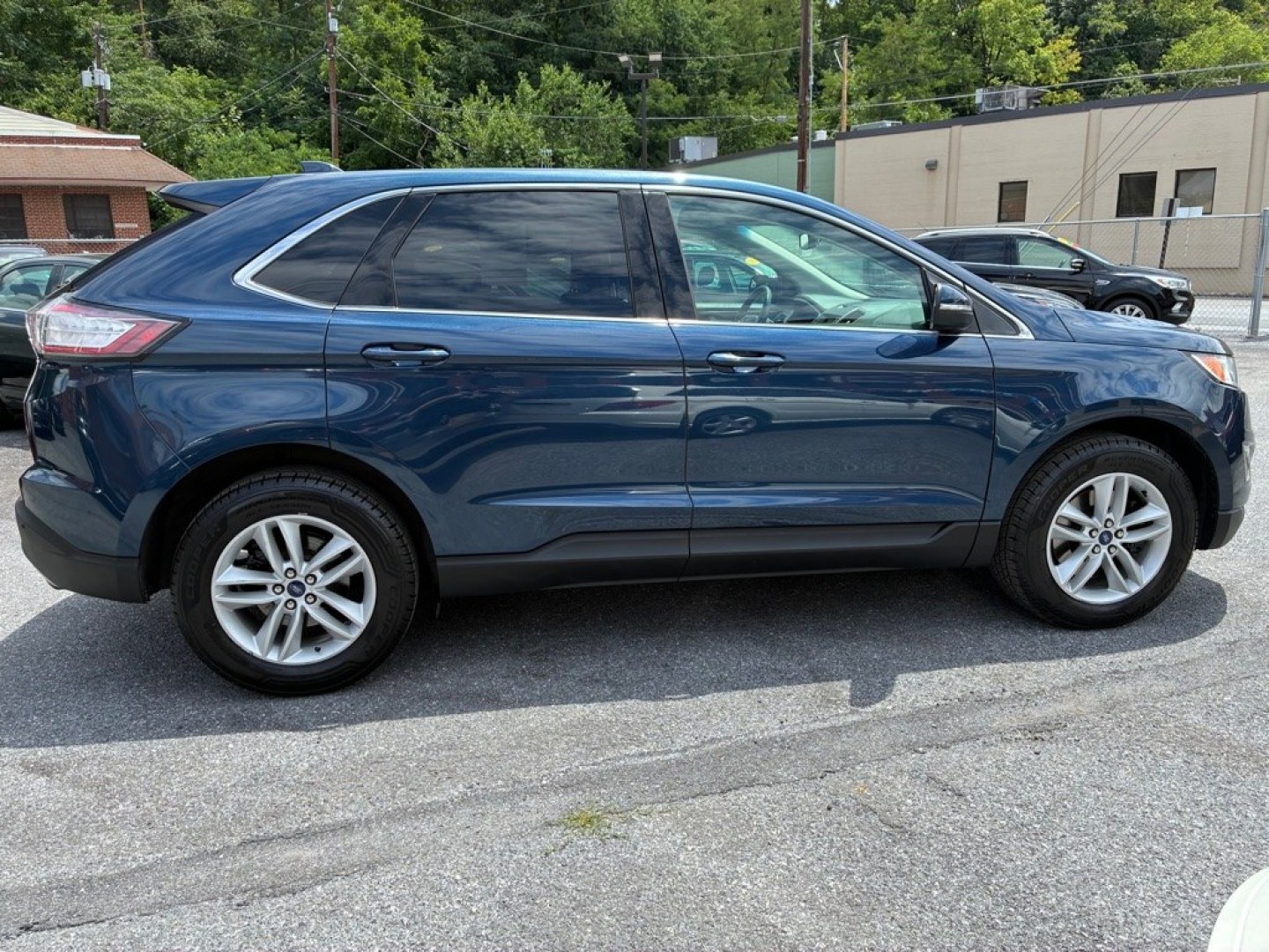 2017 BLUE FORD EDGE SEL (2FMPK4J83HB) with an 3.5L engine, Automatic transmission, located at 117 North Cameron Street, Harrisburg, PA, 17101, (717) 963-8962, 40.267021, -76.875351- Photo#5