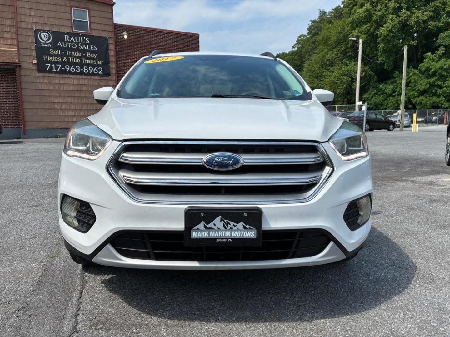 2017 WHITE FORD ESCAPE SE (1FMCU0GD7HU) with an 1.5L engine, Automatic transmission, located at 117 North Cameron Street, Harrisburg, PA, 17101, (717) 963-8962, 40.267021, -76.875351- Photo#7