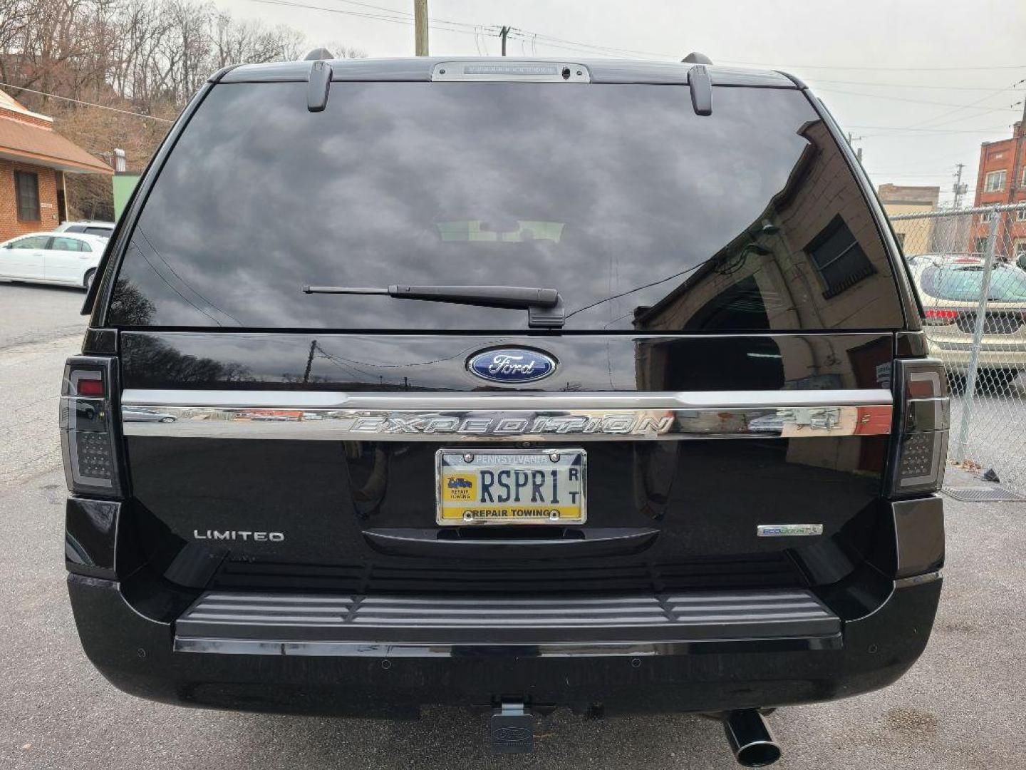 2017 BLACK FORD EXPEDITION EL LIMITED (1FMJK2AT0HE) with an 3.5L engine, Automatic transmission, located at 7981 Paxton Street, Harrisburg, PA, 17111, (717) 561-2926, 40.261490, -76.749229 - Photo#3
