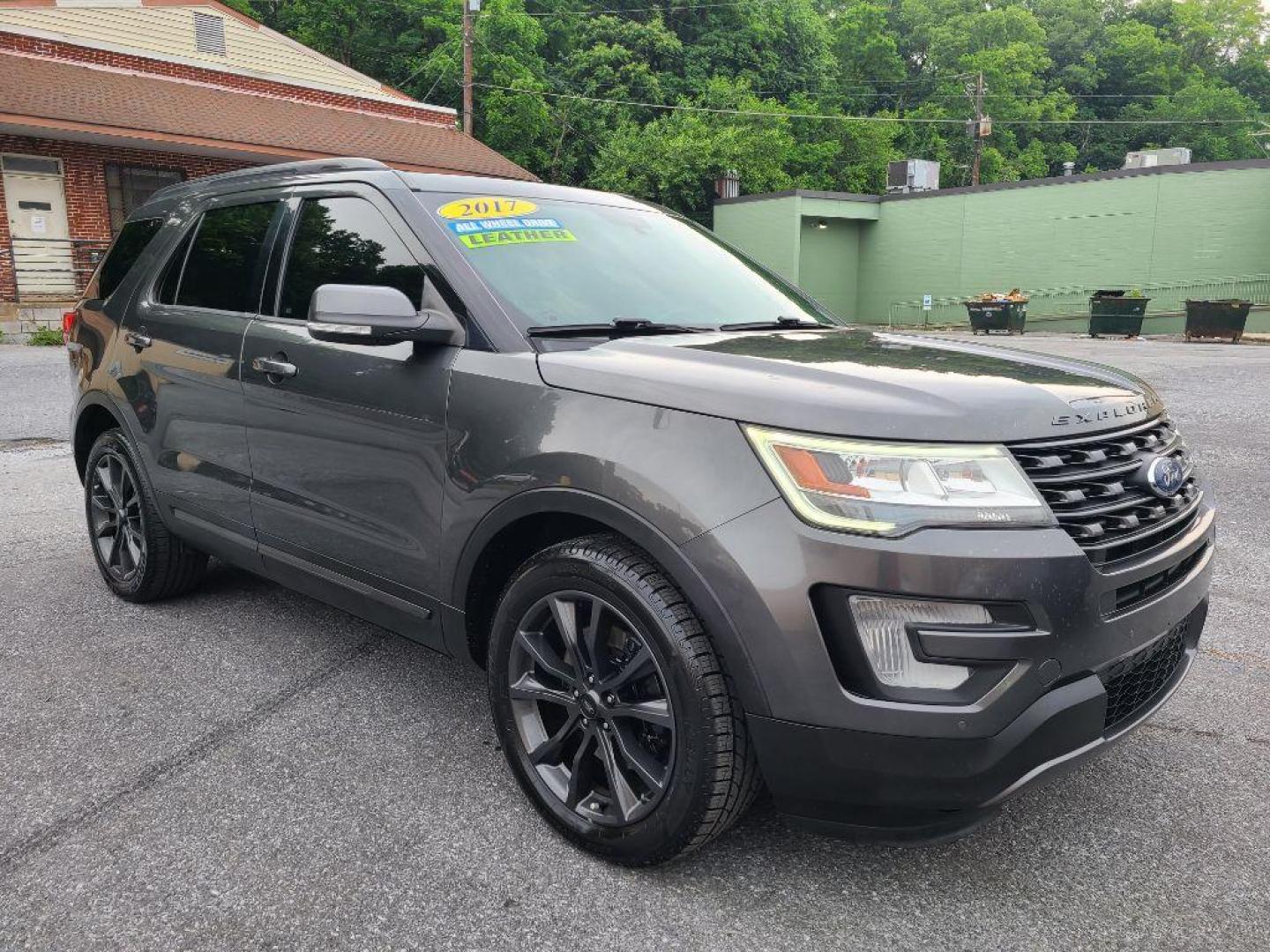 2017 GRAY FORD EXPLORER XLT (1FM5K8D83HG) with an 3.5L engine, Automatic transmission, located at 117 North Cameron Street, Harrisburg, PA, 17101, (717) 963-8962, 40.267021, -76.875351 - WE FINANCE!!! Good Credit/ Bad Credit/ No Credit - ALL Trade-Ins Welcomed!!! ***Guaranteed Credit Approval*** APPLY ONLINE or CALL us TODAY ;) Internet Prices and Marketplace Prices are SPECIAL discounted ***CASH DEALS*** Retail Prices are higher. Please call us to discuss your cash and finan - Photo#5