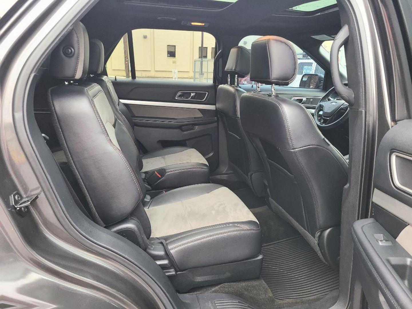 2017 GRAY FORD EXPLORER XLT (1FM5K8D83HG) with an 3.5L engine, Automatic transmission, located at 117 North Cameron Street, Harrisburg, PA, 17101, (717) 963-8962, 40.267021, -76.875351 - WE FINANCE!!! Good Credit/ Bad Credit/ No Credit - ALL Trade-Ins Welcomed!!! ***Guaranteed Credit Approval*** APPLY ONLINE or CALL us TODAY ;) Internet Prices and Marketplace Prices are SPECIAL discounted ***CASH DEALS*** Retail Prices are higher. Please call us to discuss your cash and finan - Photo#8