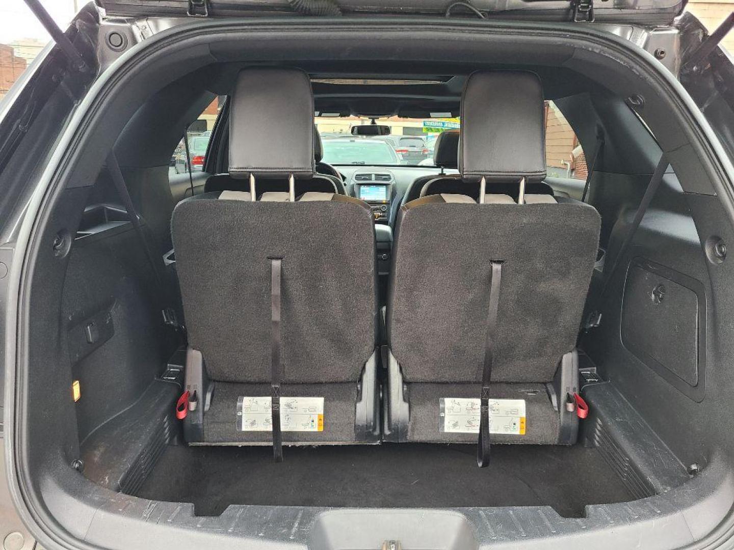 2017 GRAY FORD EXPLORER XLT (1FM5K8D83HG) with an 3.5L engine, Automatic transmission, located at 117 North Cameron Street, Harrisburg, PA, 17101, (717) 963-8962, 40.267021, -76.875351 - WE FINANCE!!! Good Credit/ Bad Credit/ No Credit - ALL Trade-Ins Welcomed!!! ***Guaranteed Credit Approval*** APPLY ONLINE or CALL us TODAY ;) Internet Prices and Marketplace Prices are SPECIAL discounted ***CASH DEALS*** Retail Prices are higher. Please call us to discuss your cash and finan - Photo#9