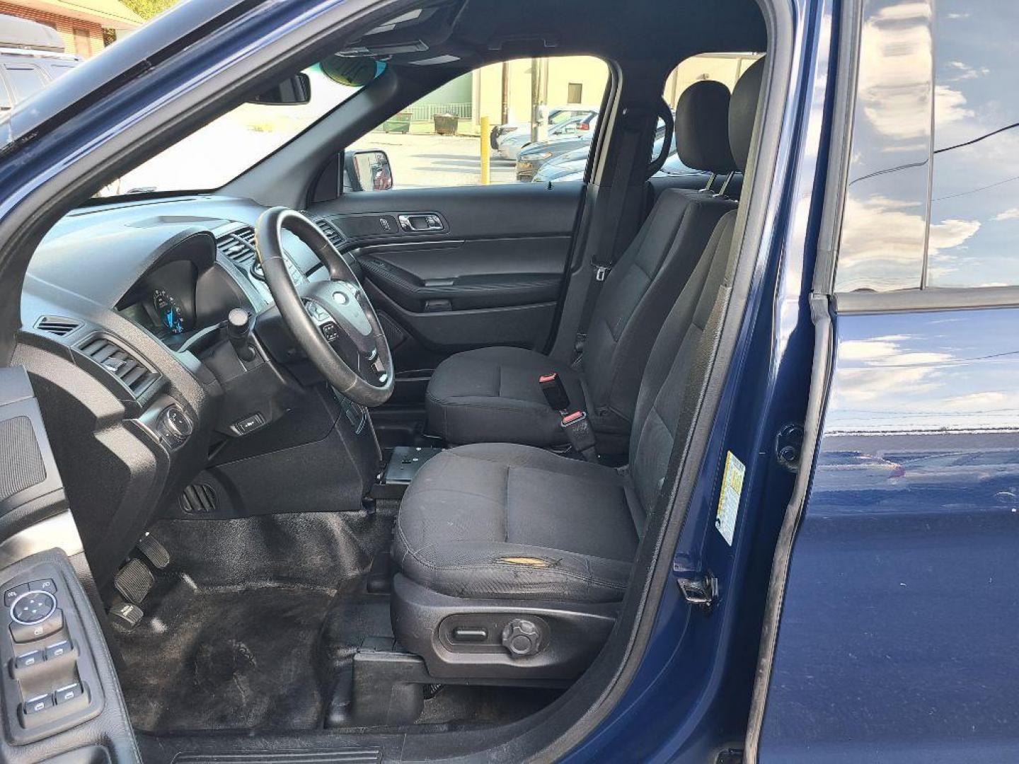 2017 BLUE FORD EXPLORER POLICE INTERCEPTOR (1FM5K8AR6HG) with an 3.7L engine, Automatic transmission, located at 117 North Cameron Street, Harrisburg, PA, 17101, (717) 963-8962, 40.267021, -76.875351 - WE FINANCE!!! Good Credit/ Bad Credit/ No Credit - ALL Trade-Ins Welcomed!!! ***Guaranteed Credit Approval*** APPLY ONLINE or CALL us TODAY ;) Internet Prices and Marketplace Prices are SPECIAL discounted ***CASH DEALS*** Retail Prices are higher. Please call us to discuss your cash and finan - Photo#14