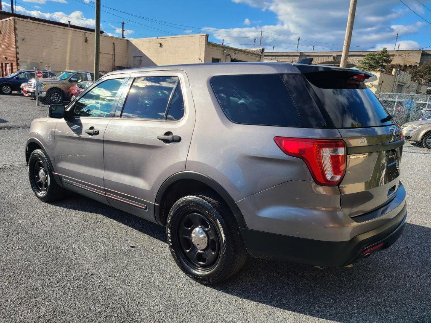 2017 GRAY FORD EXPLORER POLICE INTERCEPTOR (1FM5K8AR8HG) with an 3.7L engine, Automatic transmission, located at 117 North Cameron Street, Harrisburg, PA, 17101, (717) 963-8962, 40.267021, -76.875351 - WE FINANCE!!! Good Credit/ Bad Credit/ No Credit - ALL Trade-Ins Welcomed!!! ***Guaranteed Credit Approval*** APPLY ONLINE or CALL us TODAY ;) Please call us to discuss your cash and financing options. - Photo#2