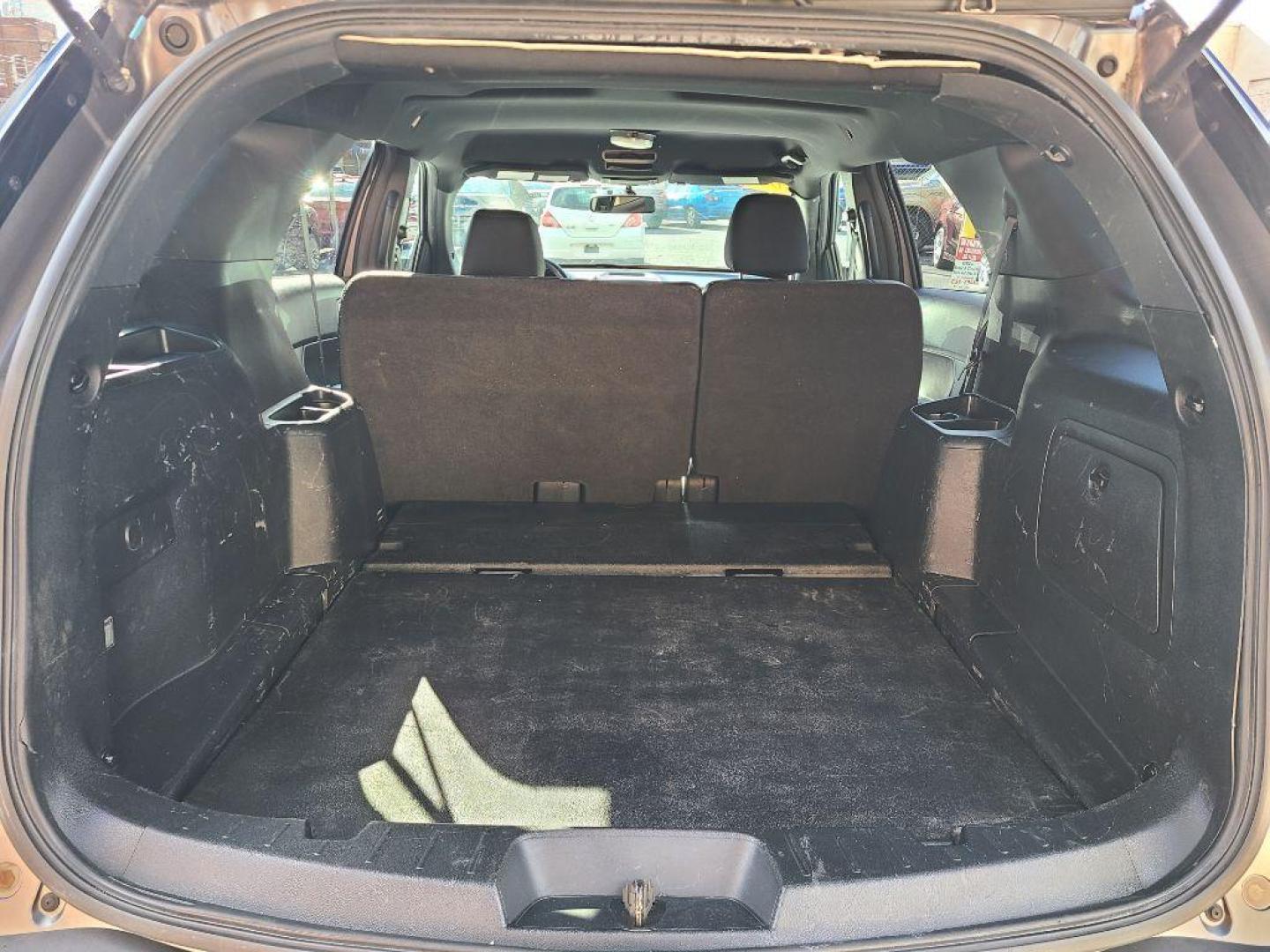 2017 GRAY FORD EXPLORER POLICE INTERCEPTOR (1FM5K8AR8HG) with an 3.7L engine, Automatic transmission, located at 117 North Cameron Street, Harrisburg, PA, 17101, (717) 963-8962, 40.267021, -76.875351 - WE FINANCE!!! Good Credit/ Bad Credit/ No Credit - ALL Trade-Ins Welcomed!!! ***Guaranteed Credit Approval*** APPLY ONLINE or CALL us TODAY ;) Please call us to discuss your cash and financing options. - Photo#11