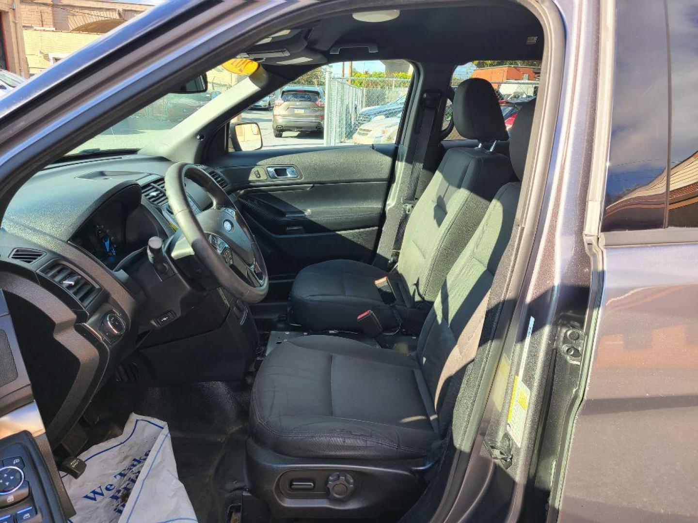 2017 GRAY FORD EXPLORER POLICE INTERCEPTOR (1FM5K8AR8HG) with an 3.7L engine, Automatic transmission, located at 117 North Cameron Street, Harrisburg, PA, 17101, (717) 963-8962, 40.267021, -76.875351 - WE FINANCE!!! Good Credit/ Bad Credit/ No Credit - ALL Trade-Ins Welcomed!!! ***Guaranteed Credit Approval*** APPLY ONLINE or CALL us TODAY ;) Please call us to discuss your cash and financing options. - Photo#13