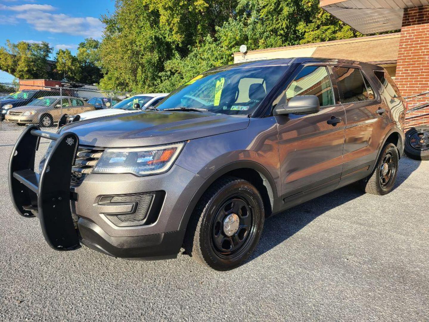2017 GRAY FORD EXPLORER POLICE INTERCEPTOR (1FM5K8AR6HG) with an 3.7L engine, Automatic transmission, located at 117 North Cameron Street, Harrisburg, PA, 17101, (717) 963-8962, 40.267021, -76.875351 - Photo#0