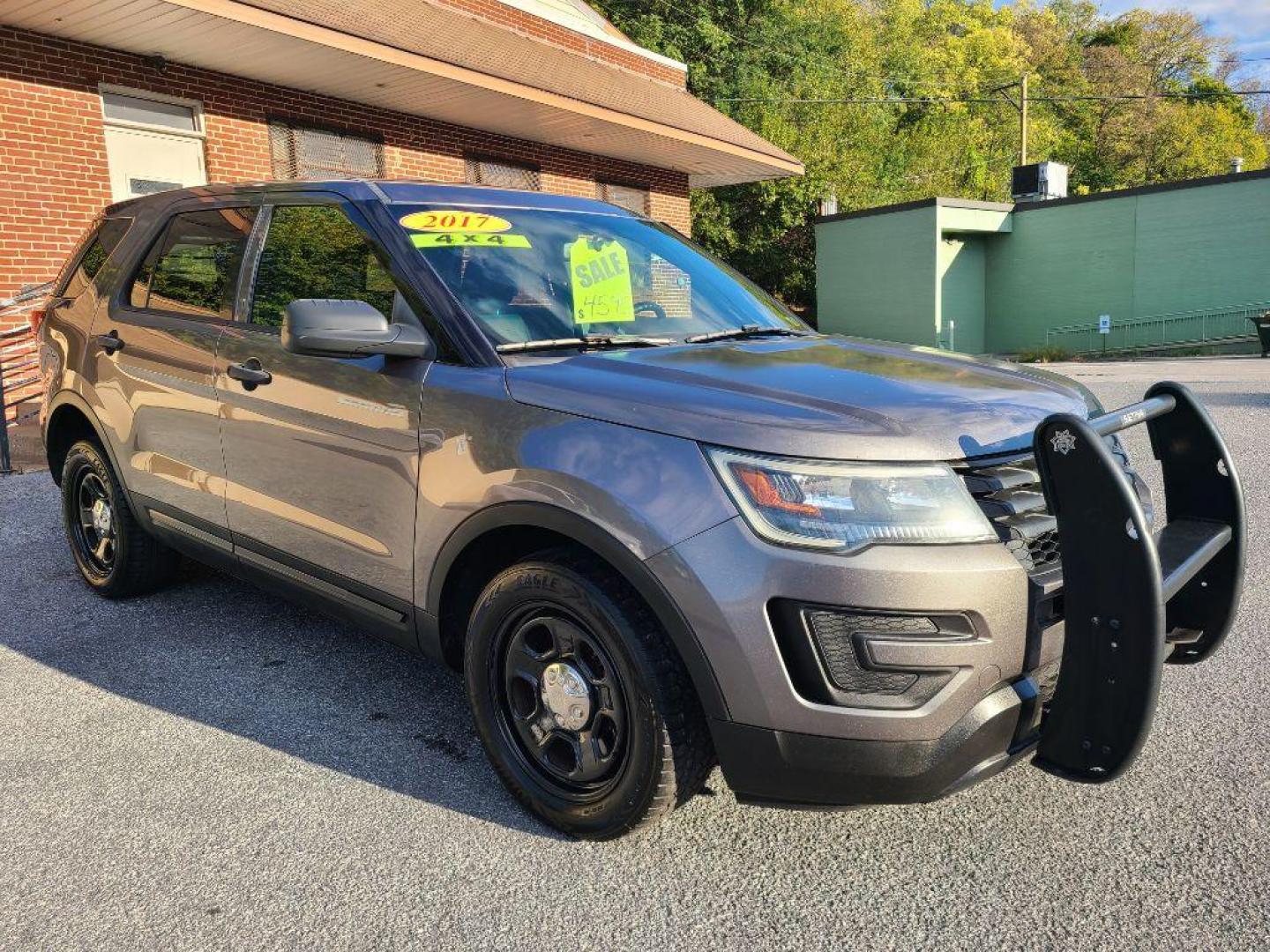 2017 GRAY FORD EXPLORER POLICE INTERCEPTOR (1FM5K8AR6HG) with an 3.7L engine, Automatic transmission, located at 117 North Cameron Street, Harrisburg, PA, 17101, (717) 963-8962, 40.267021, -76.875351 - Photo#6