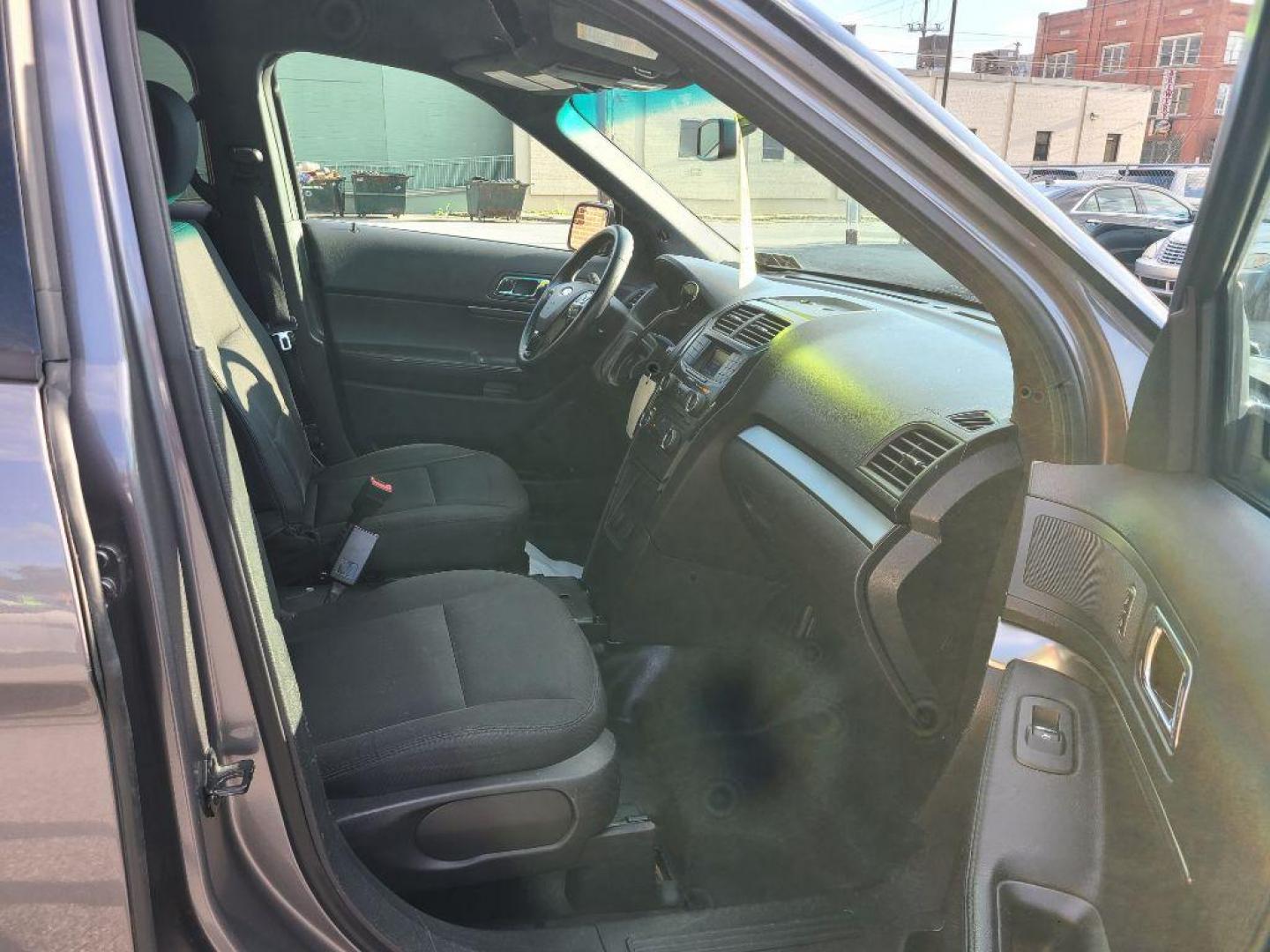 2017 GRAY FORD EXPLORER POLICE INTERCEPTOR (1FM5K8AR6HG) with an 3.7L engine, Automatic transmission, located at 117 North Cameron Street, Harrisburg, PA, 17101, (717) 963-8962, 40.267021, -76.875351 - Photo#12