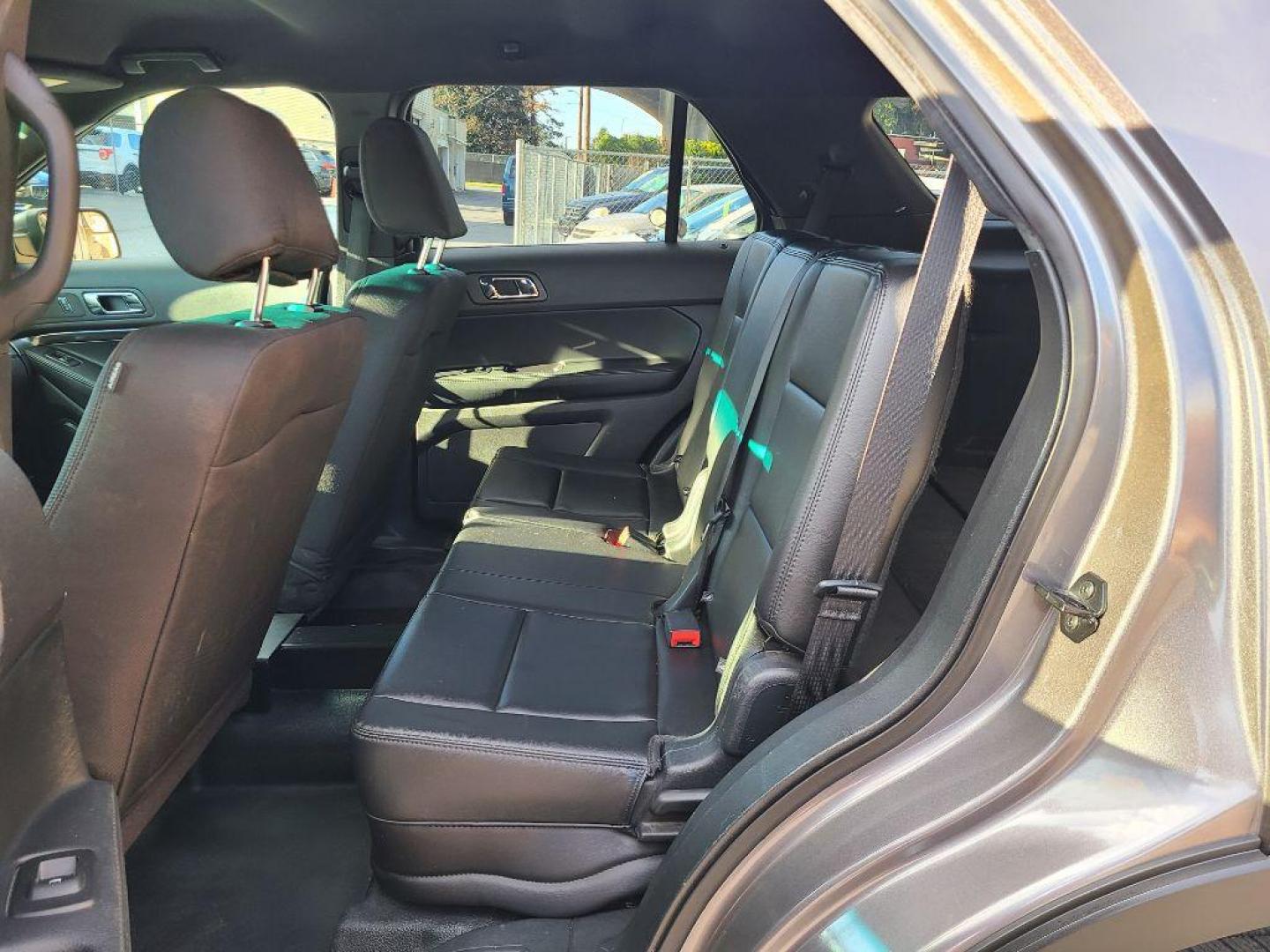 2017 GRAY FORD EXPLORER POLICE INTERCEPTOR (1FM5K8AR6HG) with an 3.7L engine, Automatic transmission, located at 117 North Cameron Street, Harrisburg, PA, 17101, (717) 963-8962, 40.267021, -76.875351 - Photo#15