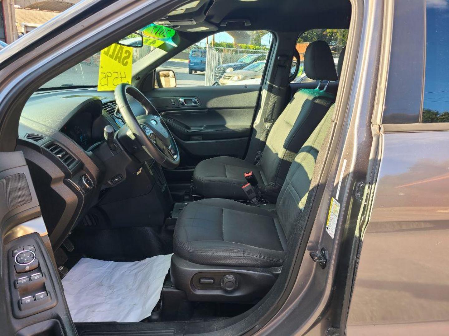 2017 GRAY FORD EXPLORER POLICE INTERCEPTOR (1FM5K8AR6HG) with an 3.7L engine, Automatic transmission, located at 117 North Cameron Street, Harrisburg, PA, 17101, (717) 963-8962, 40.267021, -76.875351 - Photo#16