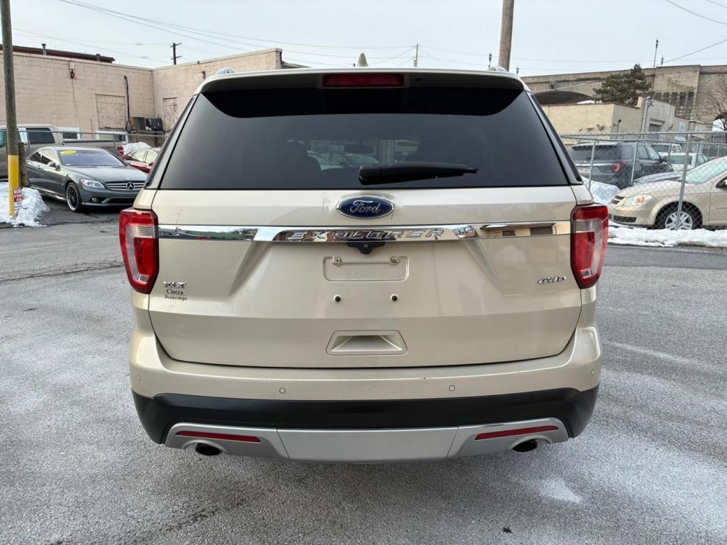 2017 GOLD FORD EXPLORER XLT (1FM5K8D84HG) with an 3.5L engine, Automatic transmission, located at 117 North Cameron Street, Harrisburg, PA, 17101, (717) 963-8962, 40.267021, -76.875351 - WE FINANCE!!! Good Credit/ Challenged Credit/ No Credit - ALL Trade-Ins Welcomed!!! APPLY ONLINE or CALL us TODAY ;) Please call us to discuss your cash and/or financing options. - Photo#3