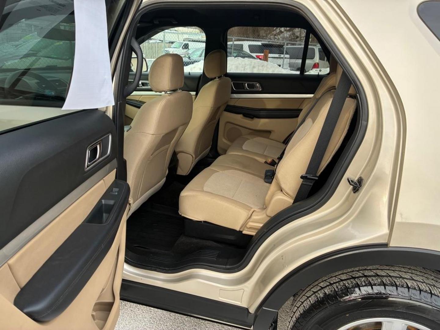 2017 GOLD FORD EXPLORER XLT (1FM5K8D84HG) with an 3.5L engine, Automatic transmission, located at 117 North Cameron Street, Harrisburg, PA, 17101, (717) 963-8962, 40.267021, -76.875351 - WE FINANCE!!! Good Credit/ Challenged Credit/ No Credit - ALL Trade-Ins Welcomed!!! APPLY ONLINE or CALL us TODAY ;) Please call us to discuss your cash and/or financing options. - Photo#12