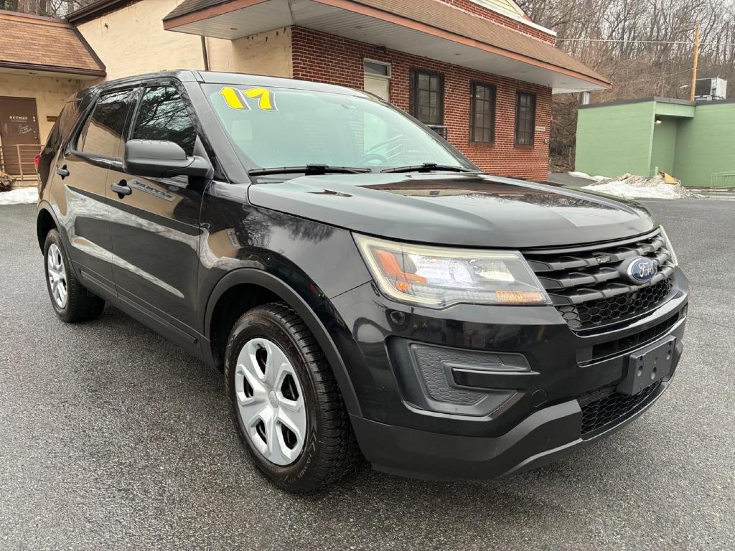 2017 BLACK FORD EXPLORER POLICE INTERCEPTOR (1FM5K8AR8HG) with an 3.7L engine, Automatic transmission, located at 117 North Cameron Street, Harrisburg, PA, 17101, (717) 963-8962, 40.267021, -76.875351 - WE FINANCE!!! Good Credit/ Challenged Credit/ No Credit - ALL Trade-Ins Welcomed!!! APPLY ONLINE or CALL us TODAY ;) Please call us to discuss your cash and/or financing options. - Photo#5