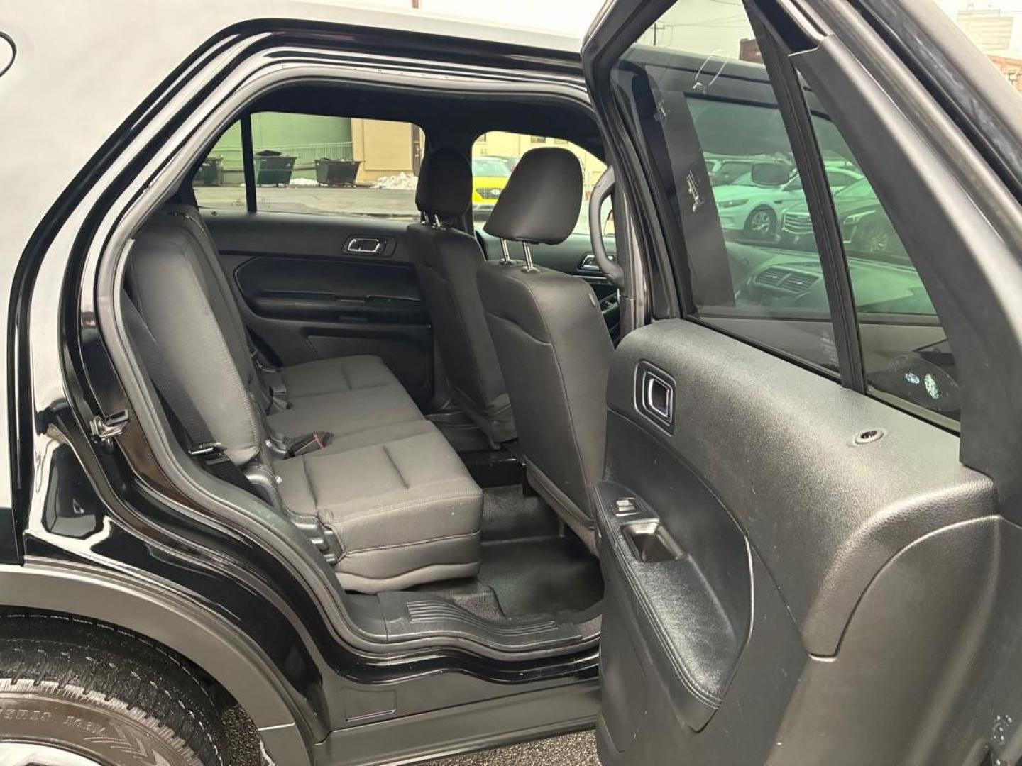 2017 BLACK FORD EXPLORER POLICE INTERCEPTOR (1FM5K8AR8HG) with an 3.7L engine, Automatic transmission, located at 117 North Cameron Street, Harrisburg, PA, 17101, (717) 963-8962, 40.267021, -76.875351 - WE FINANCE!!! Good Credit/ Challenged Credit/ No Credit - ALL Trade-Ins Welcomed!!! APPLY ONLINE or CALL us TODAY ;) Please call us to discuss your cash and/or financing options. - Photo#8