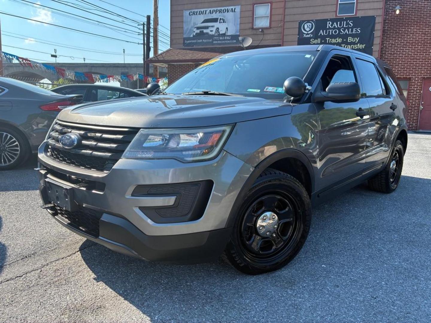 2017 GRAY FORD EXPLORER POLICE INTERCEPTOR (1FM5K8AR2HG) with an 3.7L engine, Automatic transmission, located at 117 North Cameron Street, Harrisburg, PA, 17101, (717) 963-8962, 40.267021, -76.875351 - WE FINANCE!!! MOST vehicles are available for financing. Good Credit/ Challenged Credit/ No Credit - ALL Trade-Ins Welcomed!!! APPLY ONLINE or CALL us TODAY Please call us to discuss your cash and/or financing options. Thanks for cheching our inventory! We're here to help. - Photo#0