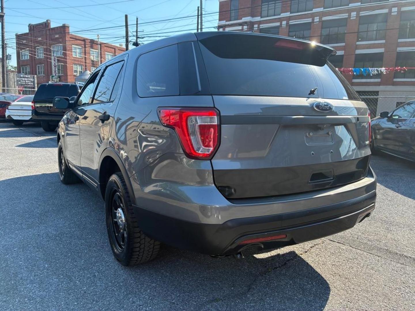 2017 GRAY FORD EXPLORER POLICE INTERCEPTOR (1FM5K8AR2HG) with an 3.7L engine, Automatic transmission, located at 117 North Cameron Street, Harrisburg, PA, 17101, (717) 963-8962, 40.267021, -76.875351 - WE FINANCE!!! MOST vehicles are available for financing. Good Credit/ Challenged Credit/ No Credit - ALL Trade-Ins Welcomed!!! APPLY ONLINE or CALL us TODAY Please call us to discuss your cash and/or financing options. Thanks for cheching our inventory! We're here to help. - Photo#2
