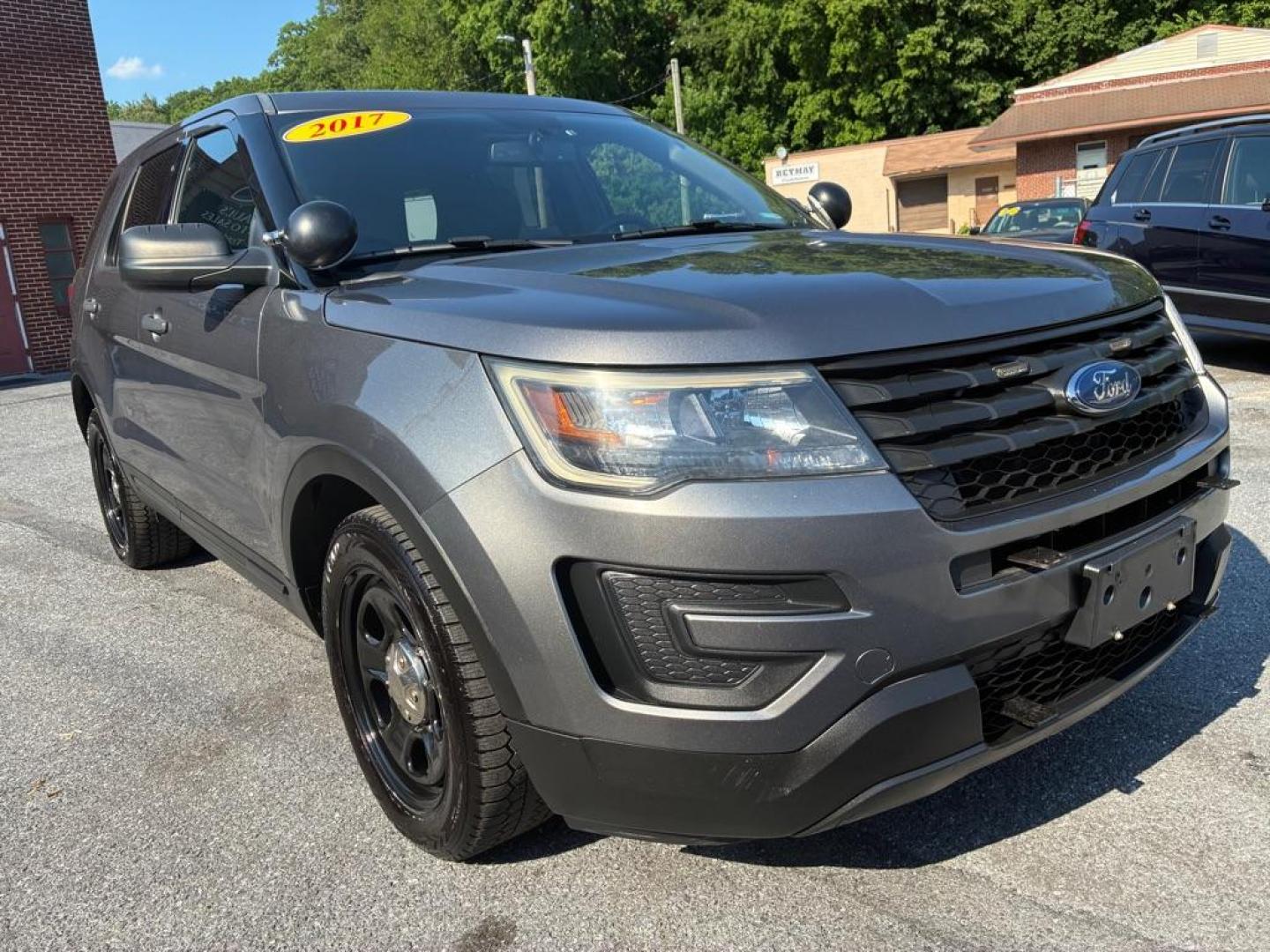 2017 GRAY FORD EXPLORER POLICE INTERCEPTOR (1FM5K8AR2HG) with an 3.7L engine, Automatic transmission, located at 117 North Cameron Street, Harrisburg, PA, 17101, (717) 963-8962, 40.267021, -76.875351 - WE FINANCE!!! MOST vehicles are available for financing. Good Credit/ Challenged Credit/ No Credit - ALL Trade-Ins Welcomed!!! APPLY ONLINE or CALL us TODAY Please call us to discuss your cash and/or financing options. Thanks for cheching our inventory! We're here to help. - Photo#6