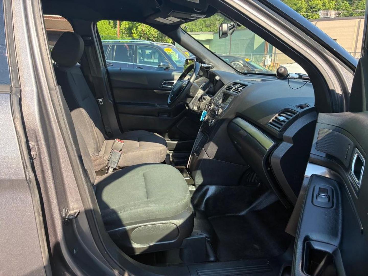 2017 GRAY FORD EXPLORER POLICE INTERCEPTOR (1FM5K8AR2HG) with an 3.7L engine, Automatic transmission, located at 117 North Cameron Street, Harrisburg, PA, 17101, (717) 963-8962, 40.267021, -76.875351 - WE FINANCE!!! MOST vehicles are available for financing. Good Credit/ Challenged Credit/ No Credit - ALL Trade-Ins Welcomed!!! APPLY ONLINE or CALL us TODAY Please call us to discuss your cash and/or financing options. Thanks for cheching our inventory! We're here to help. - Photo#8