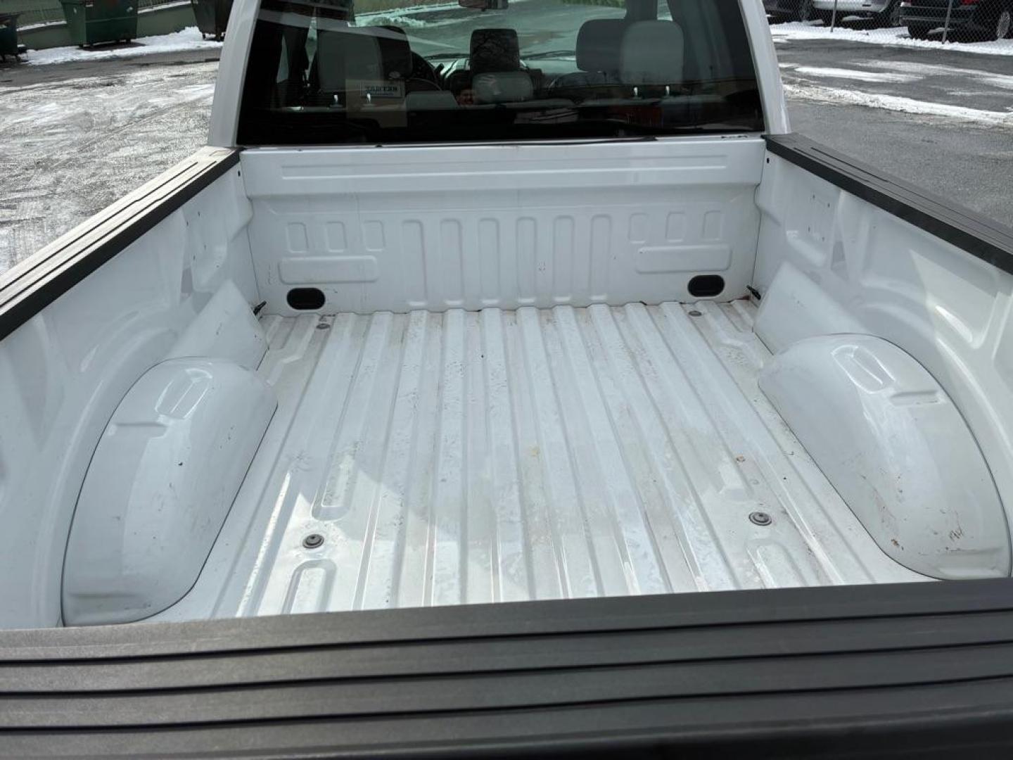 2017 WHITE FORD F150 SUPER CAB XL (1FTEX1E85HF) with an 3.5L engine, Automatic transmission, located at 131 N Cameron st, Harrisburg, PA, 17101, (717) 561-2926, 40.267086, -76.875374 - WE FINANCE!!! Good Credit/ Challenged Credit/ No Credit - ALL Trade-Ins Welcomed!!! APPLY ONLINE or CALL us TODAY ;) Please call us to discuss your cash and/or financing options. - Photo#11